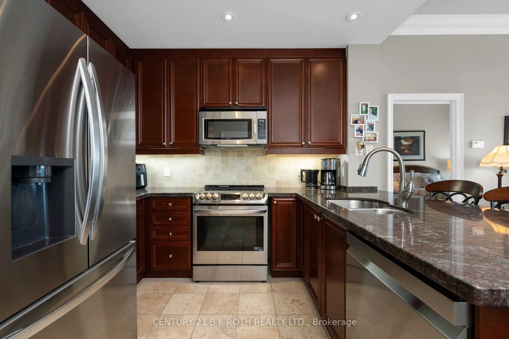 37 Ellen Street, #PH09