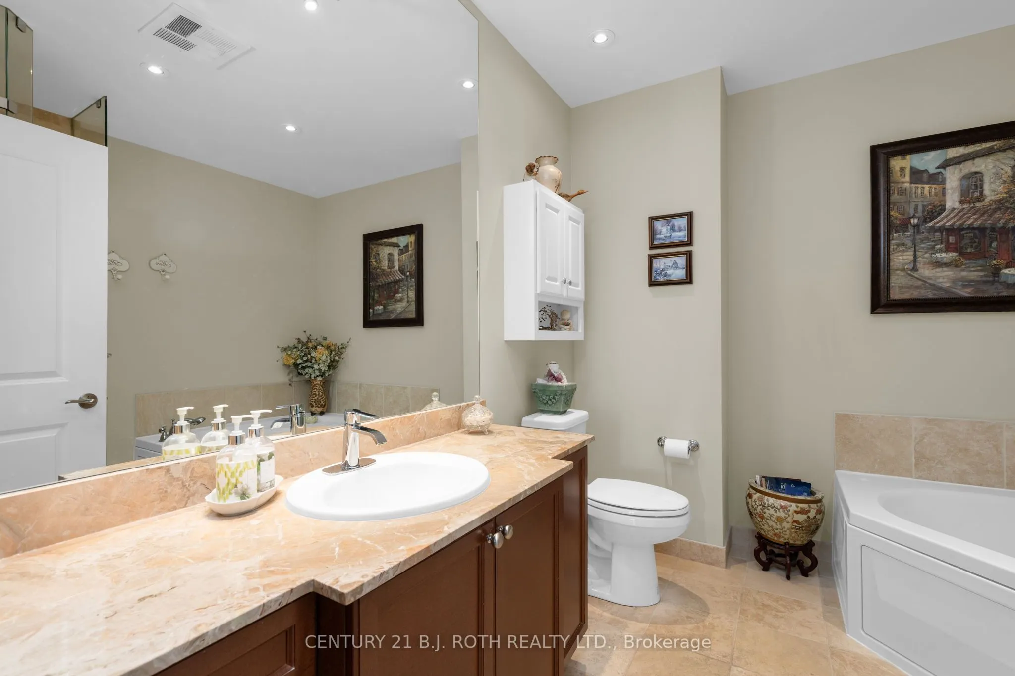 37 Ellen Street, #PH09