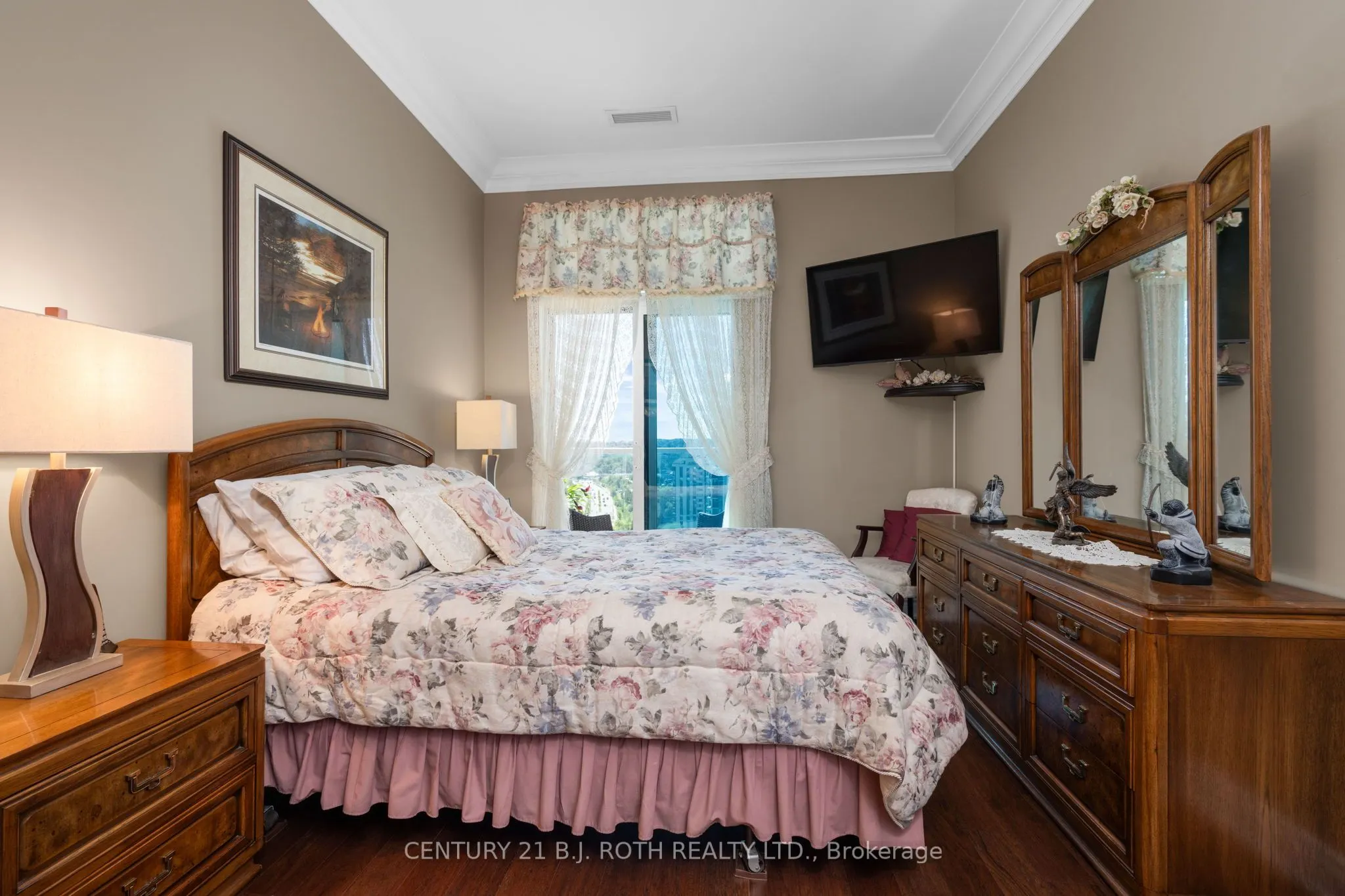 37 Ellen Street, #PH09