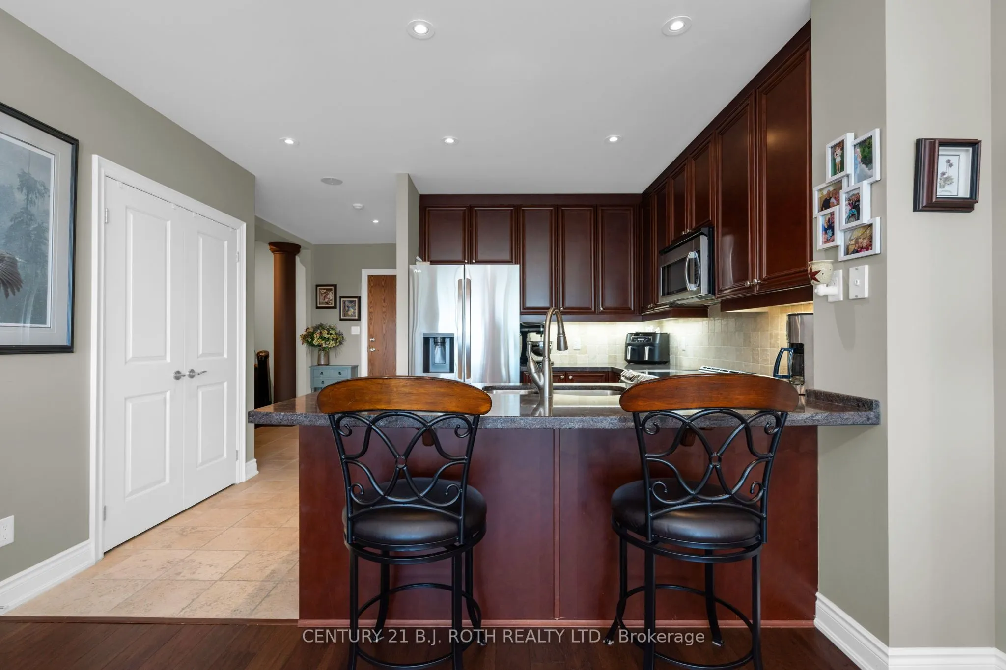 37 Ellen Street, #PH09