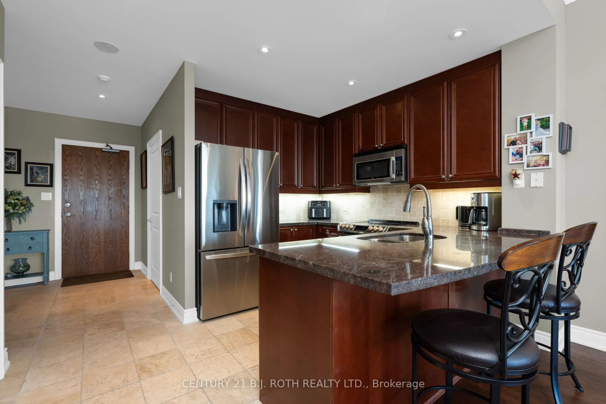 37 Ellen Street, #PH09