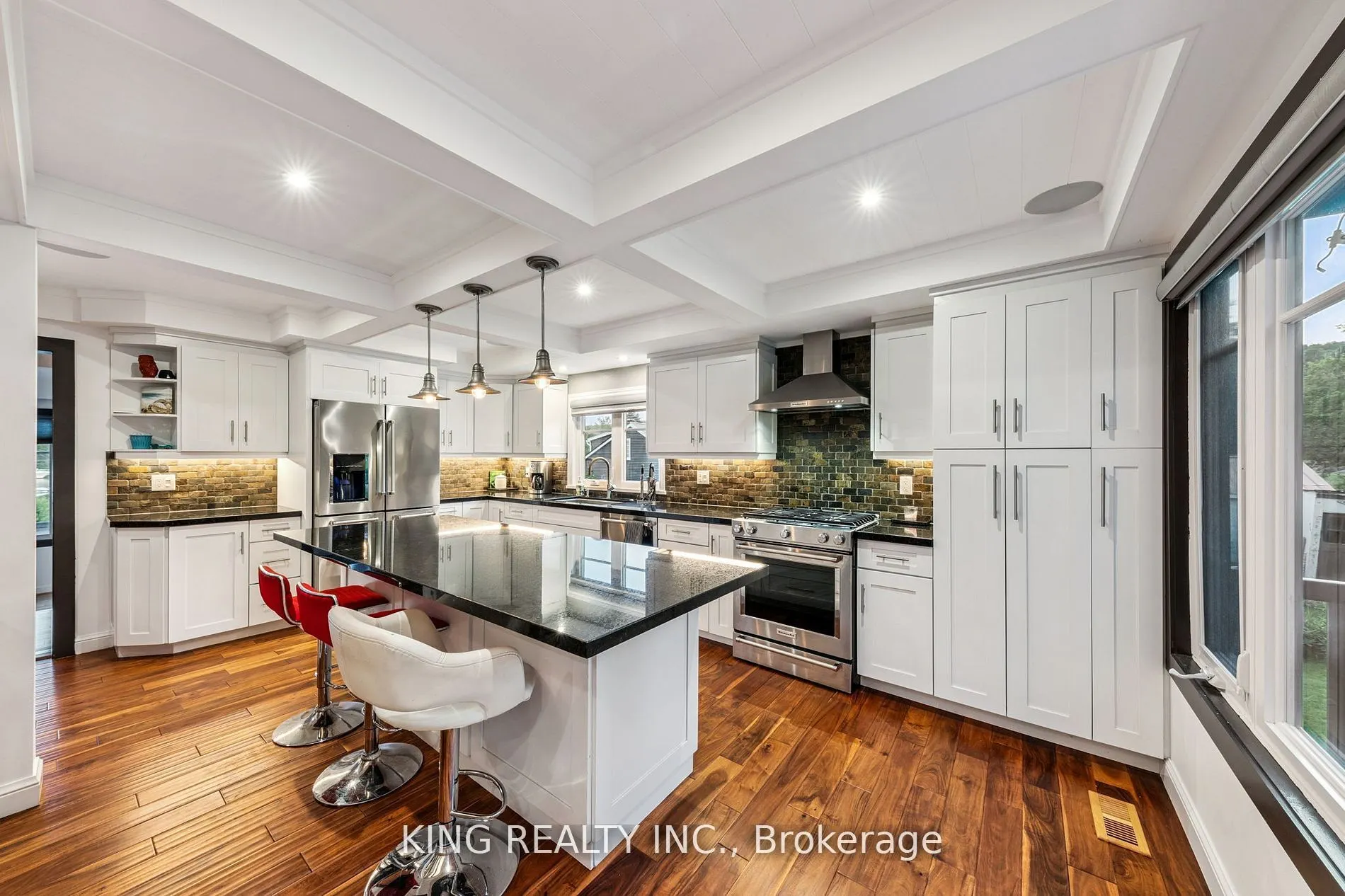 602 CHAMPLAIN Road