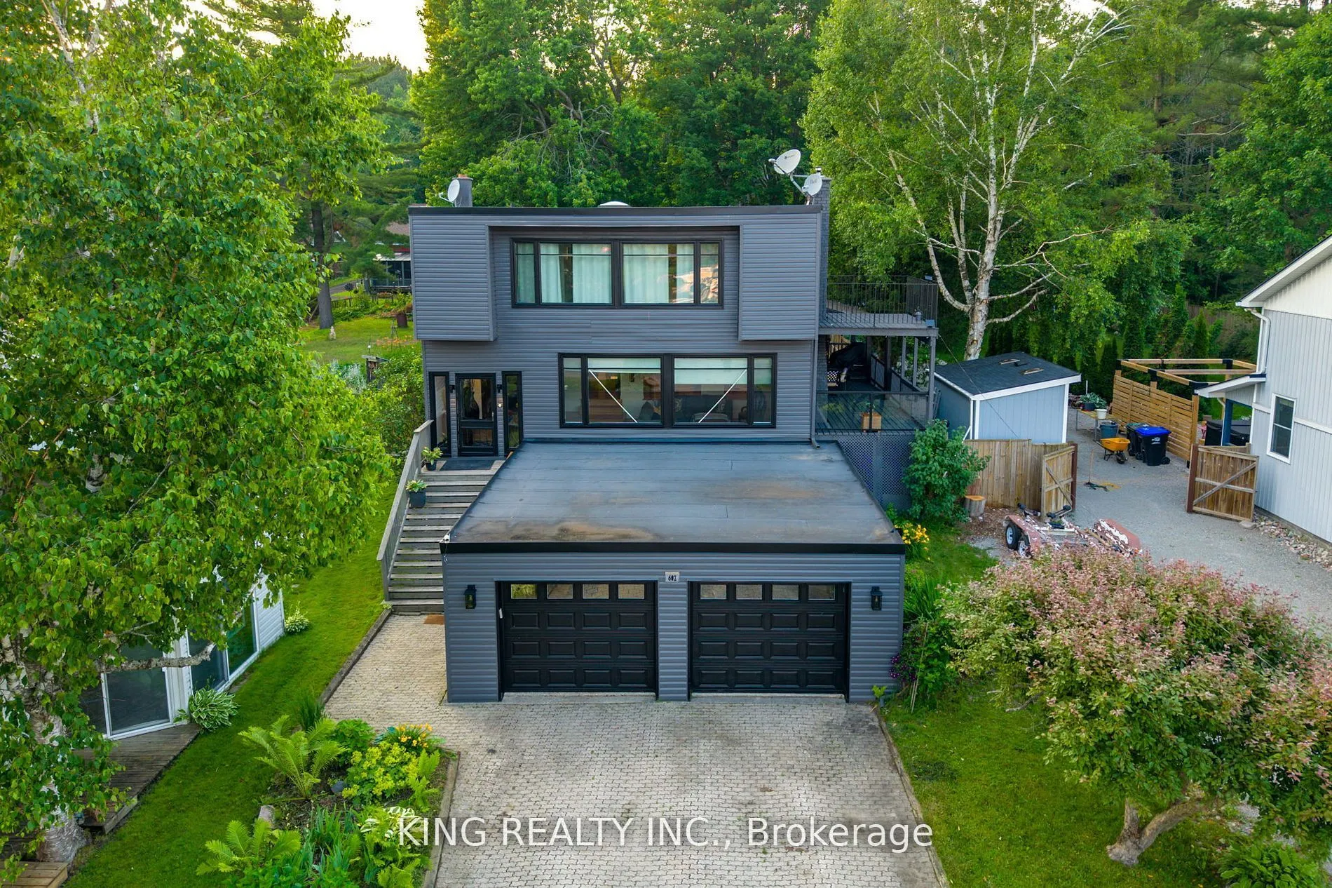 602 CHAMPLAIN Road