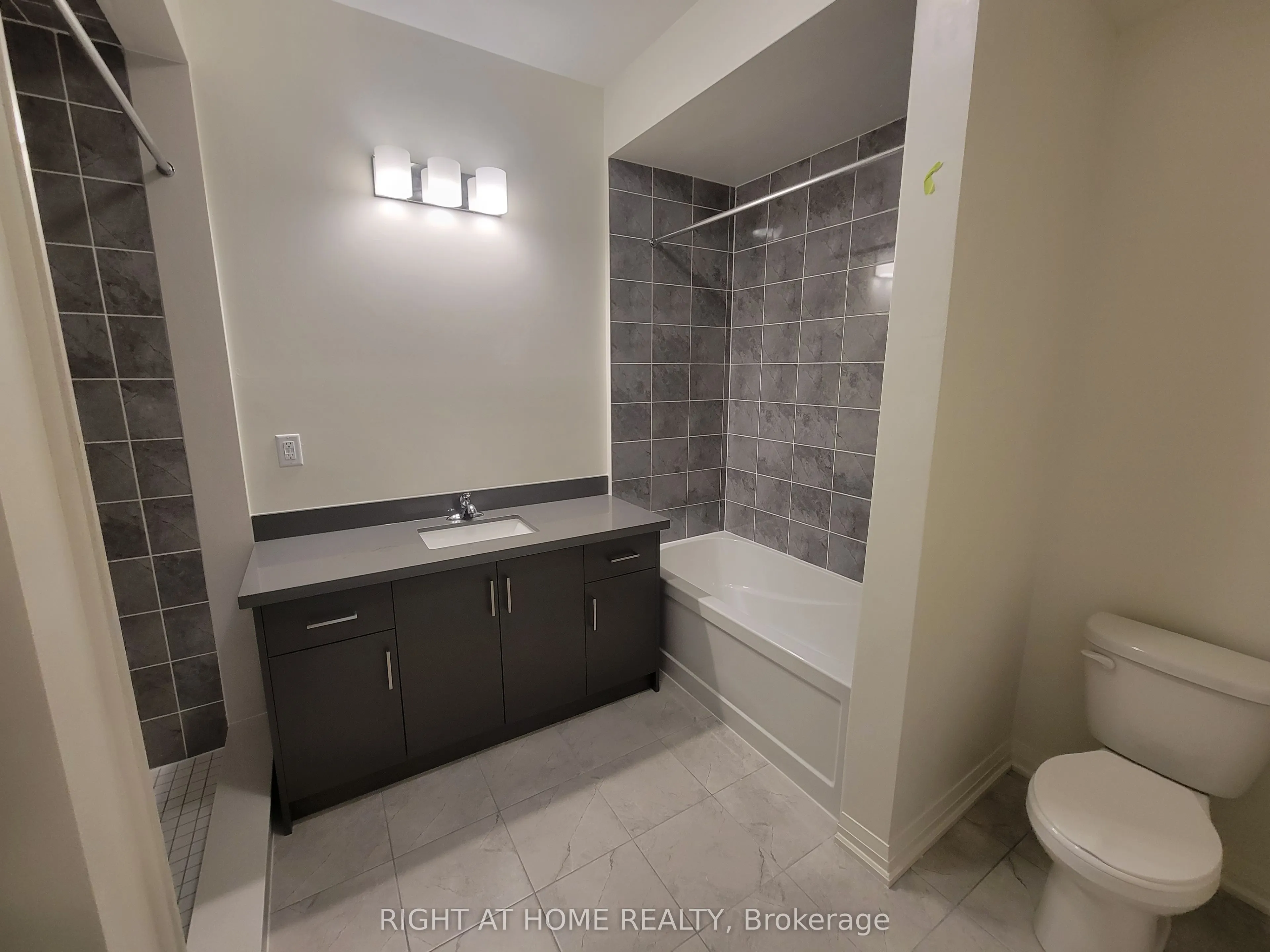 24 Lahey Crescent