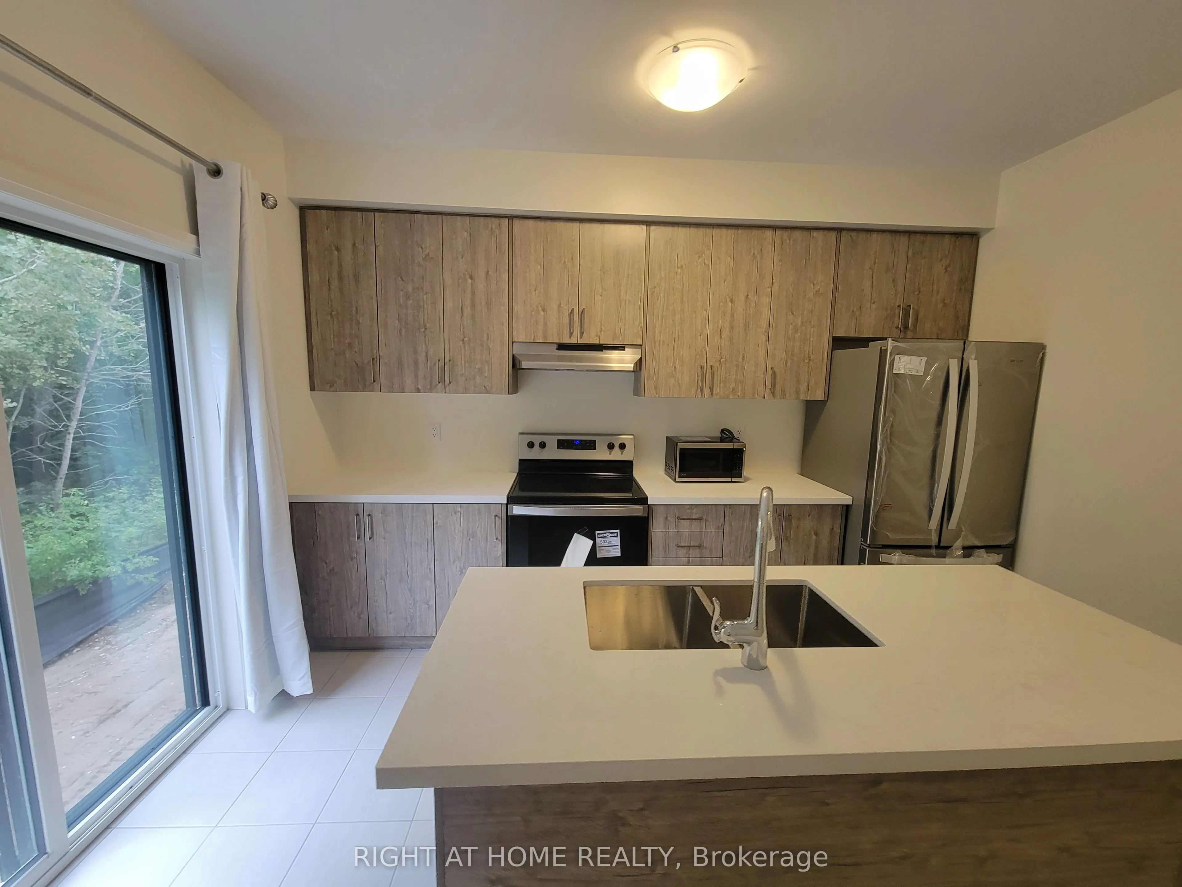 24 Lahey Crescent
