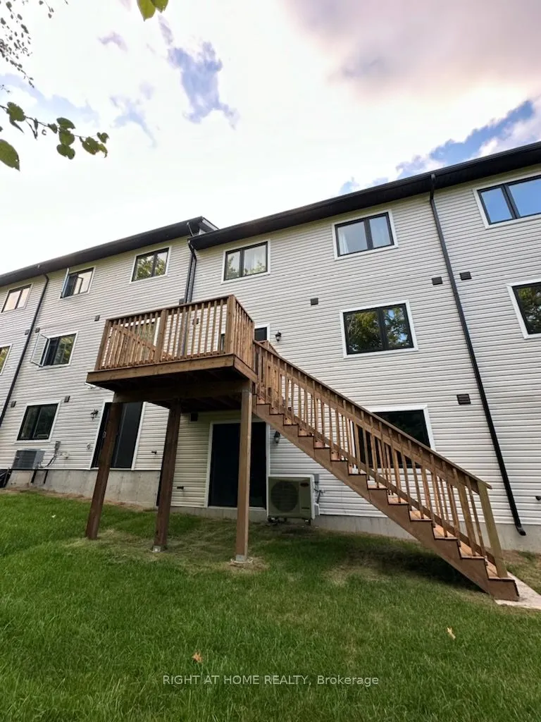 24 Lahey Crescent