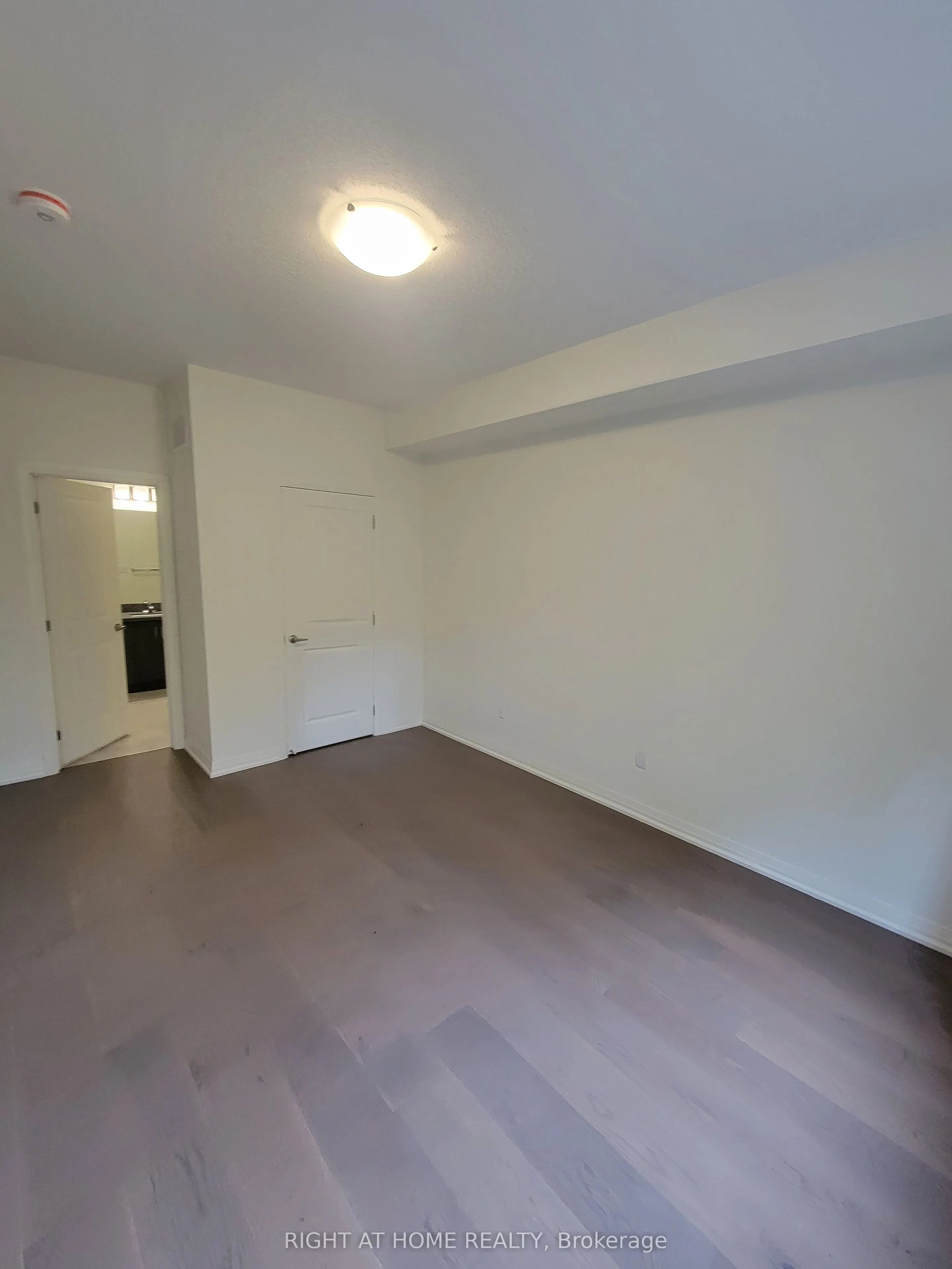 24 Lahey Crescent