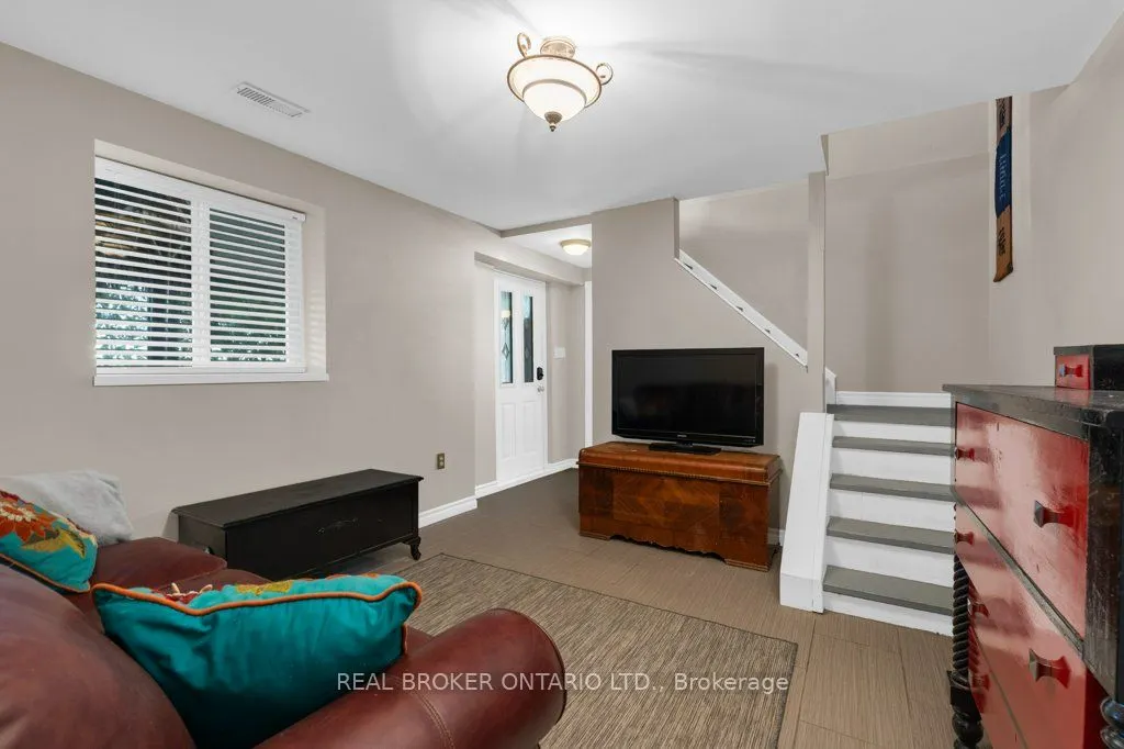 1909 Woods Bay Road