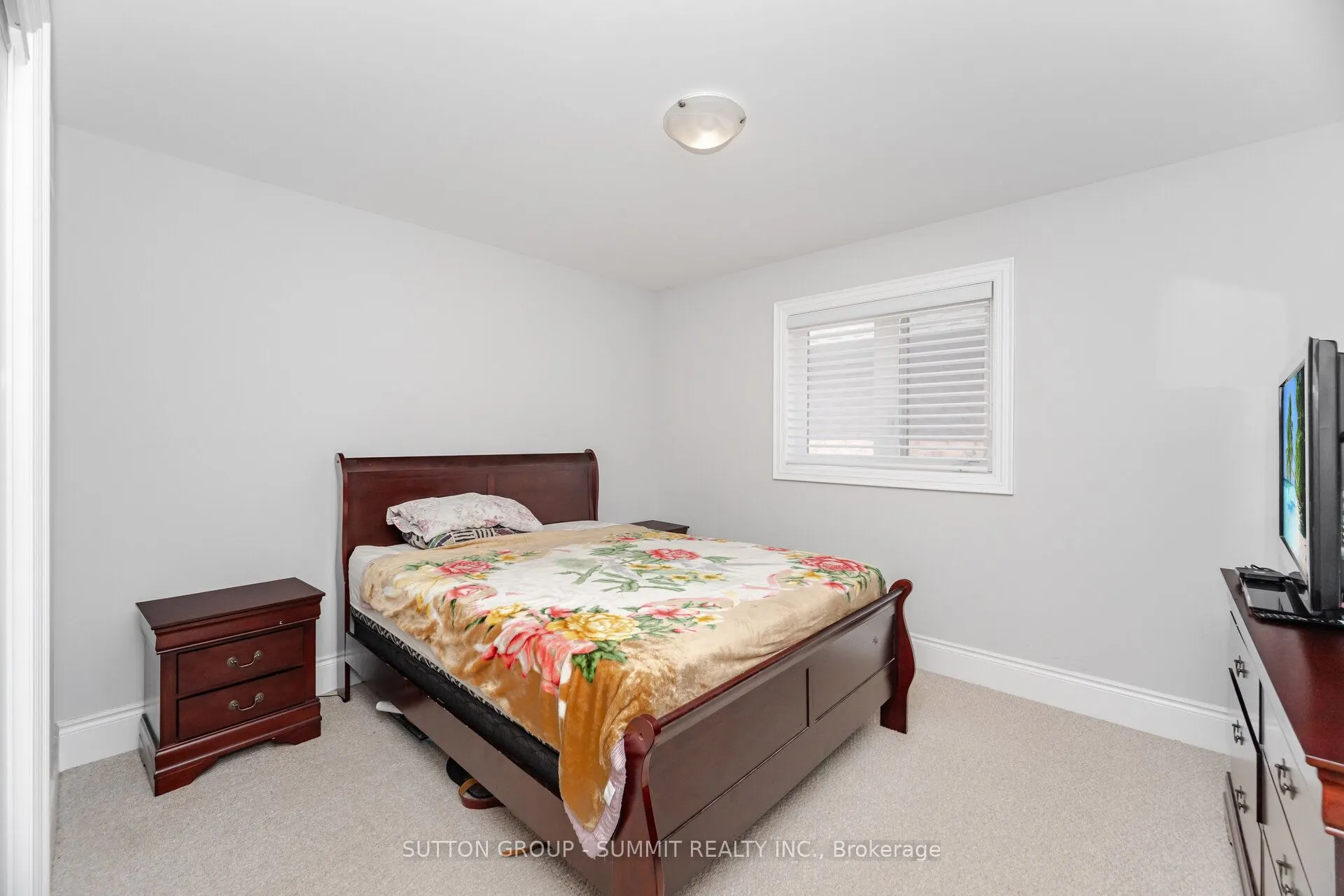 16 Westminster Circle