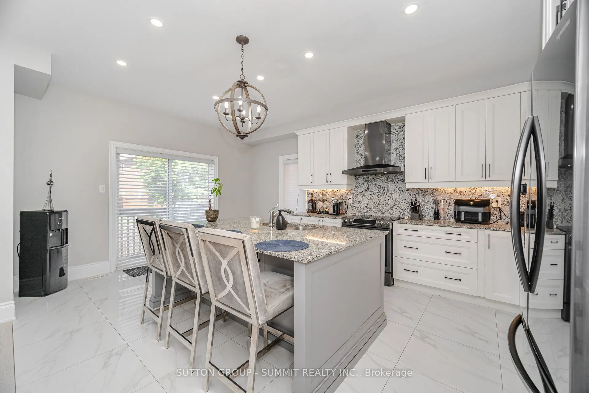 16 Westminster Circle