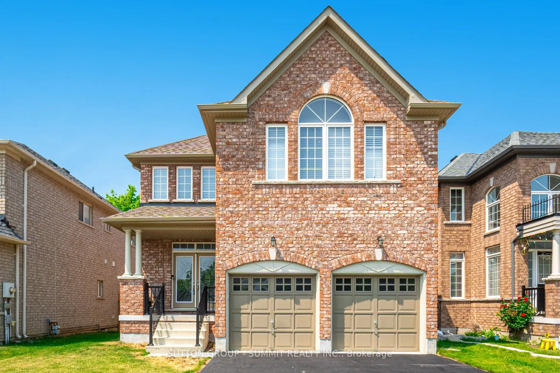 16 Westminster Circle