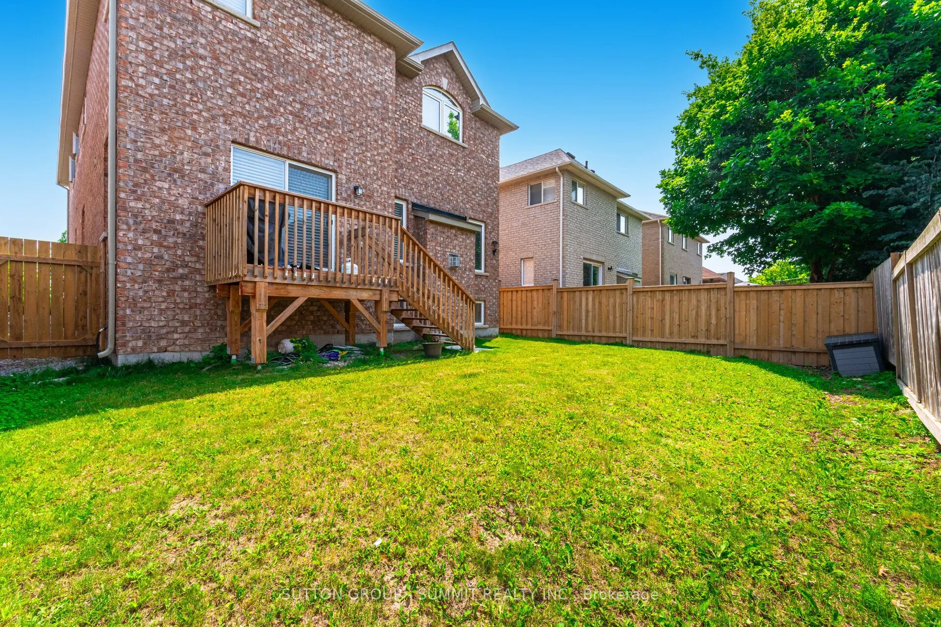 16 Westminster Circle