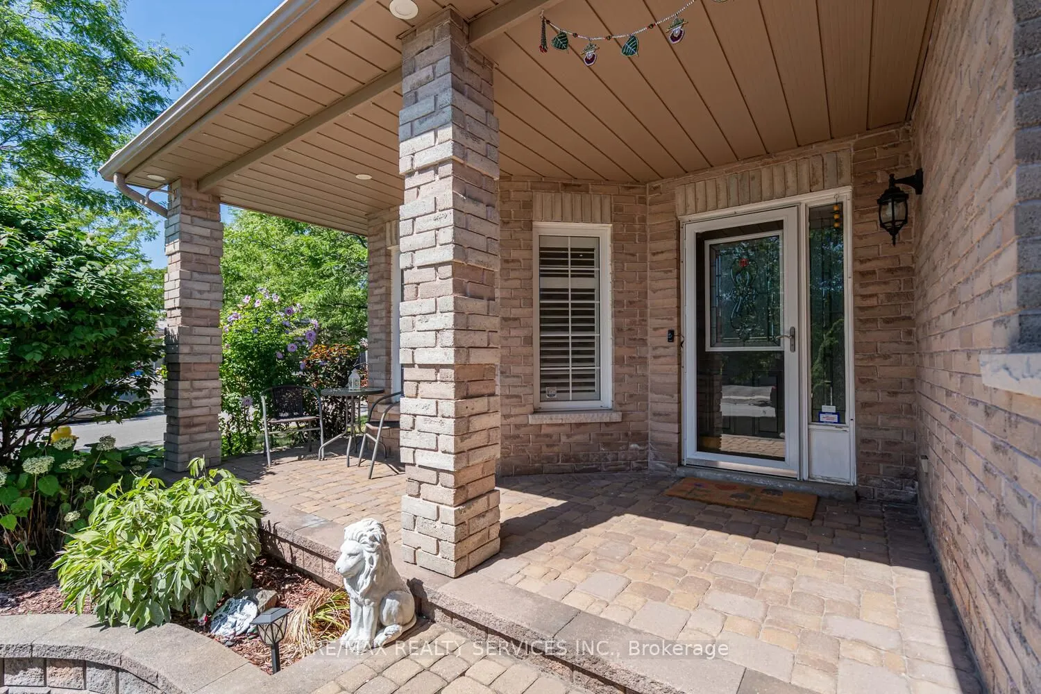 22 Sovereign's Gate