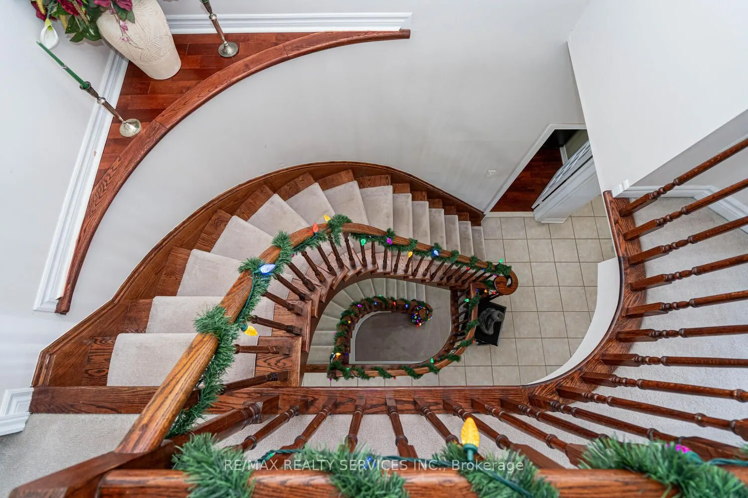22 Sovereign's Gate