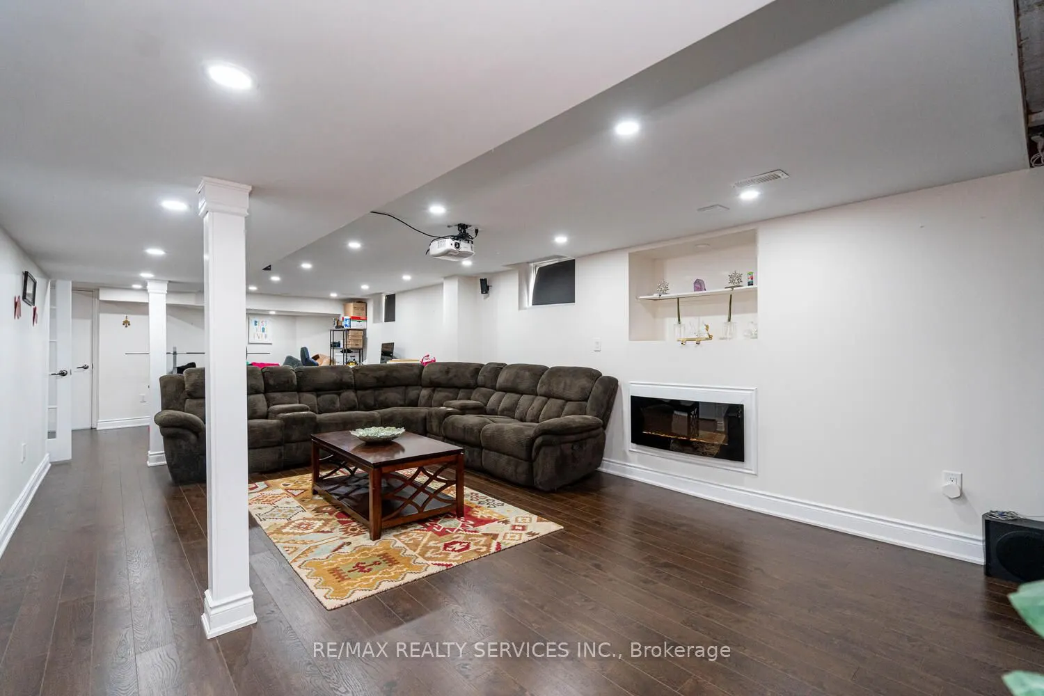 22 Sovereign's Gate