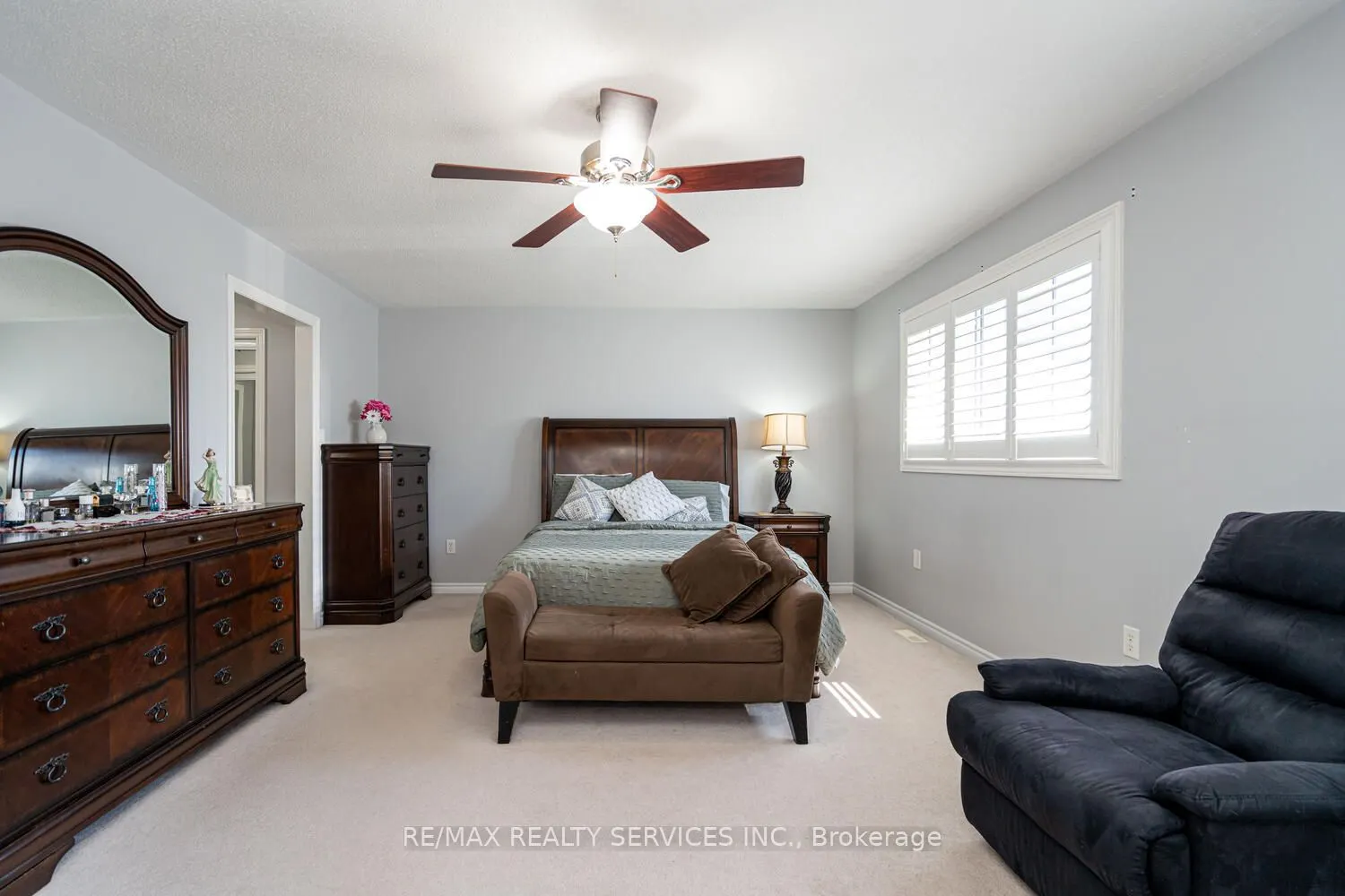 22 Sovereign's Gate