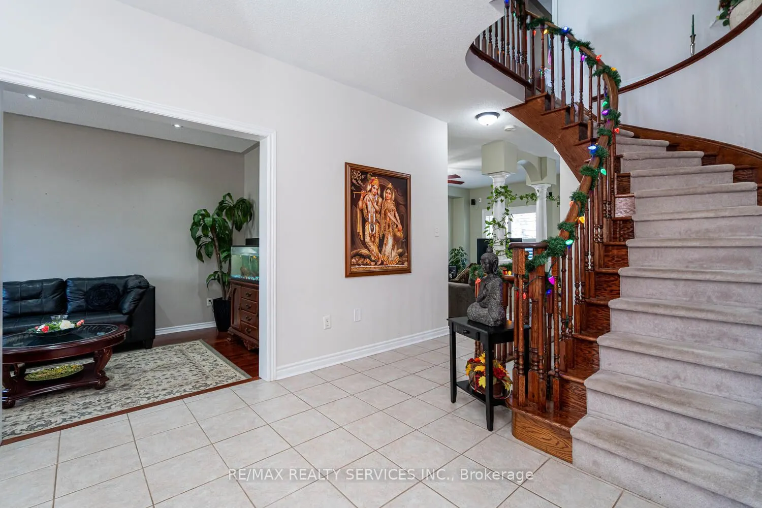 22 Sovereign's Gate