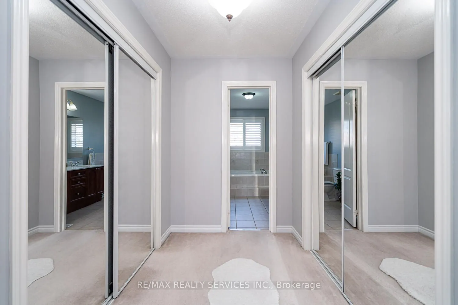 22 Sovereign's Gate