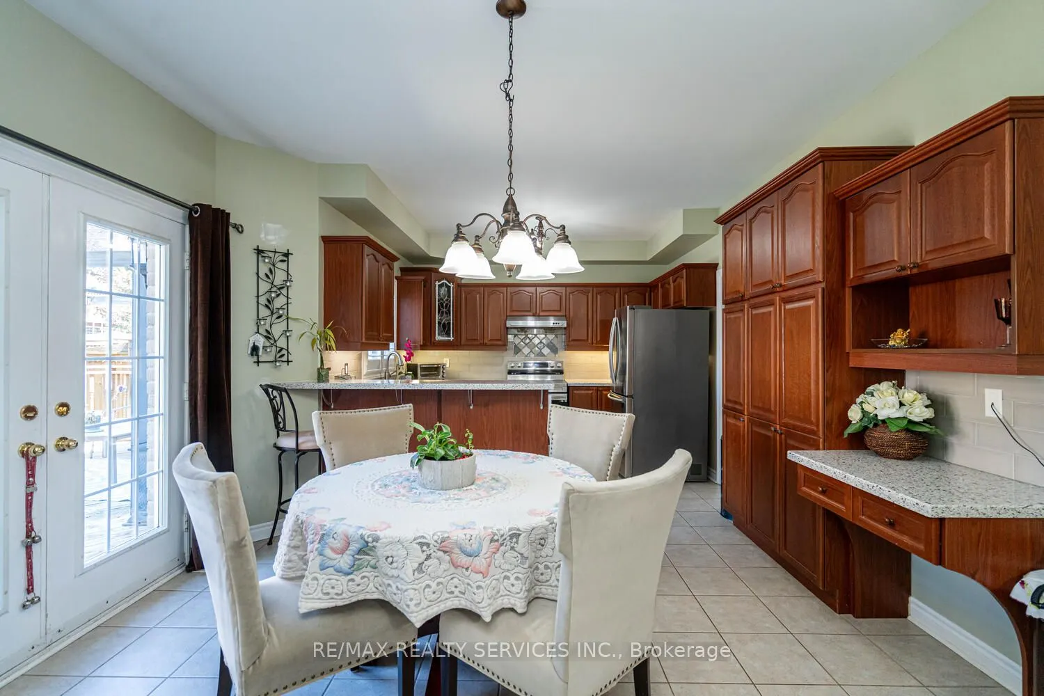 22 Sovereign's Gate