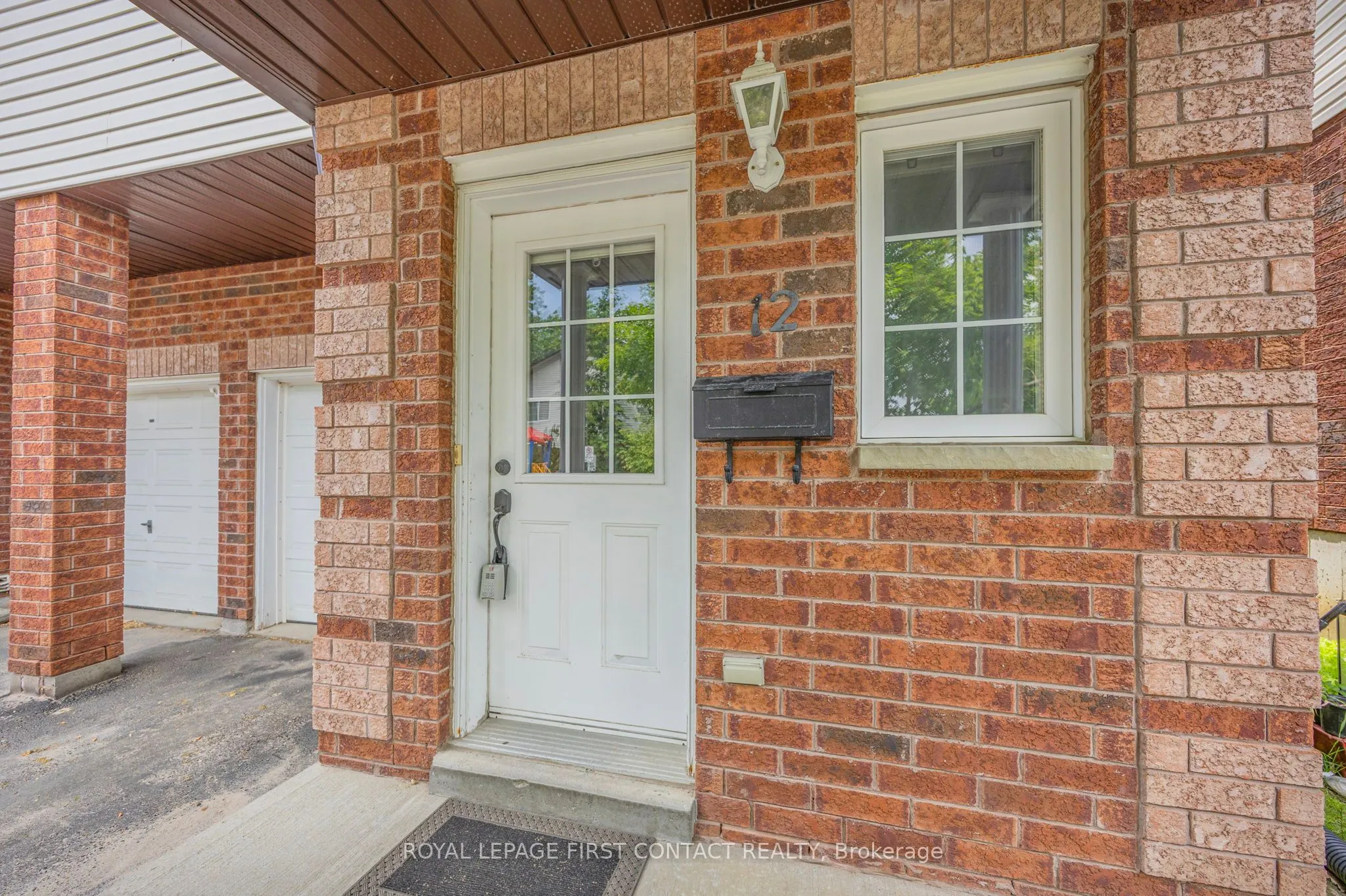 488 Yonge Street, #12
