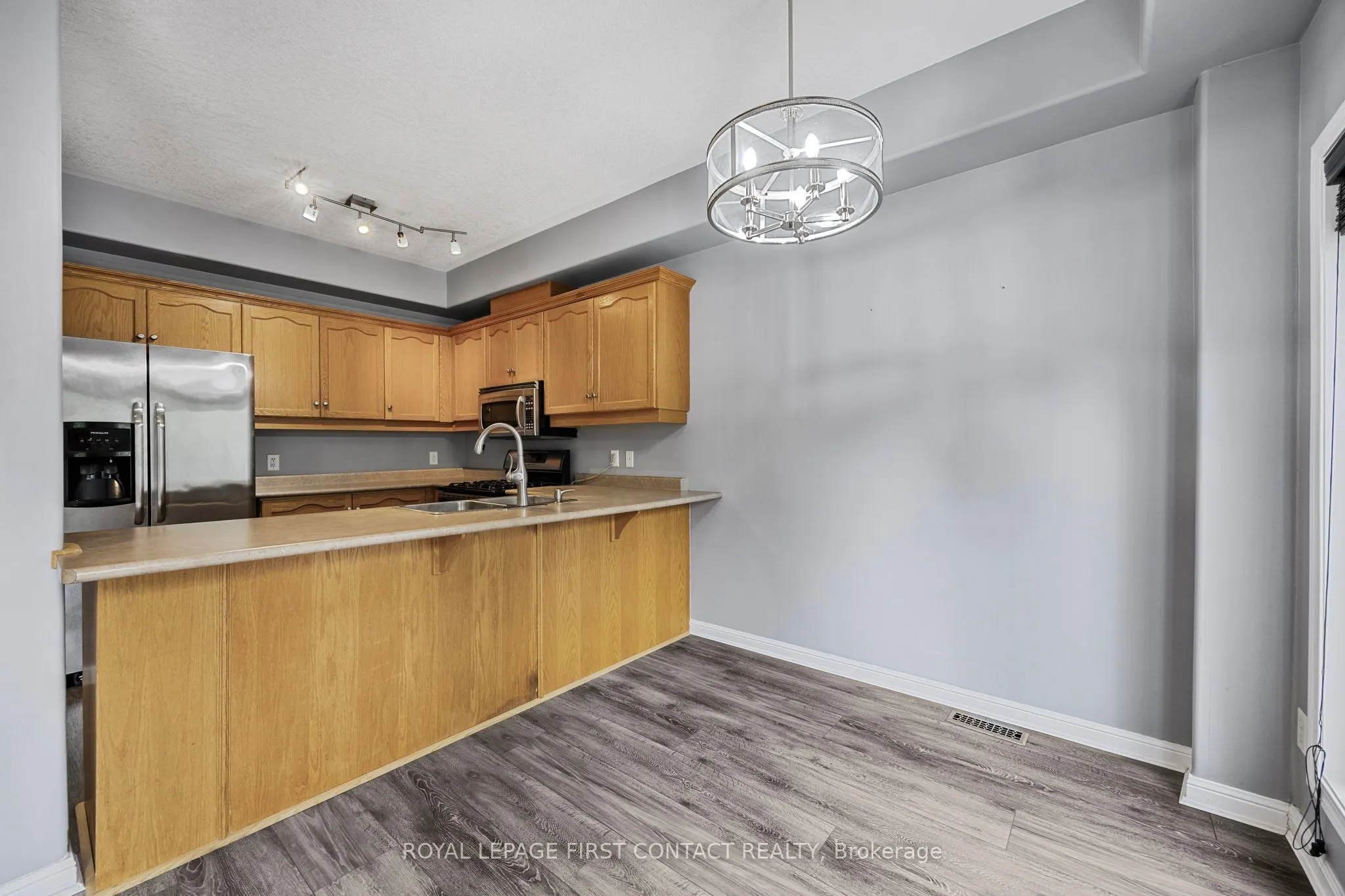 488 Yonge Street, #12