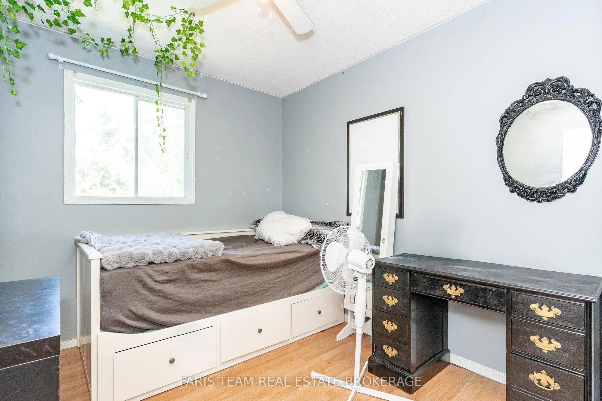 72 Livingstone Street W