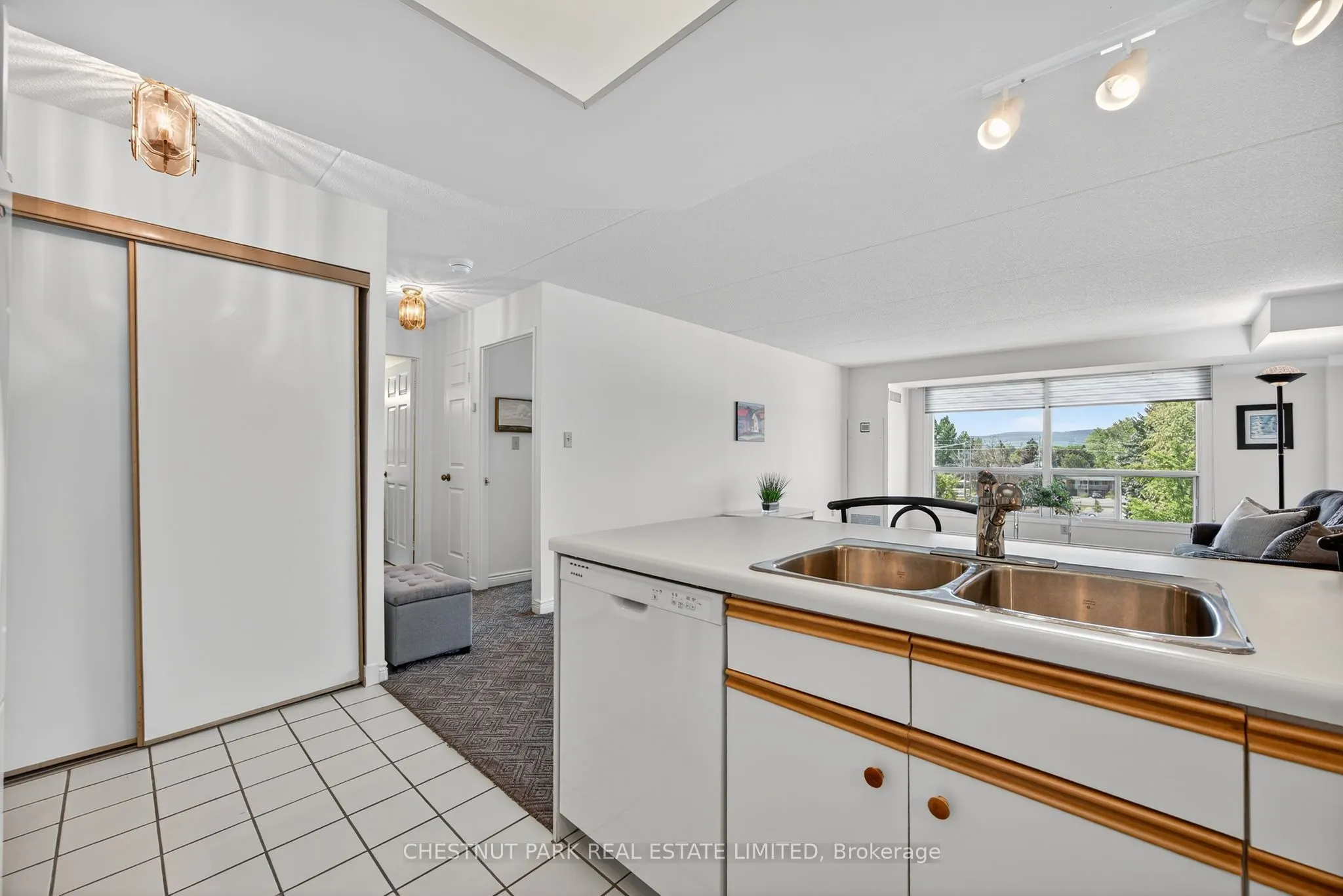 172 Eighth Street, #404
