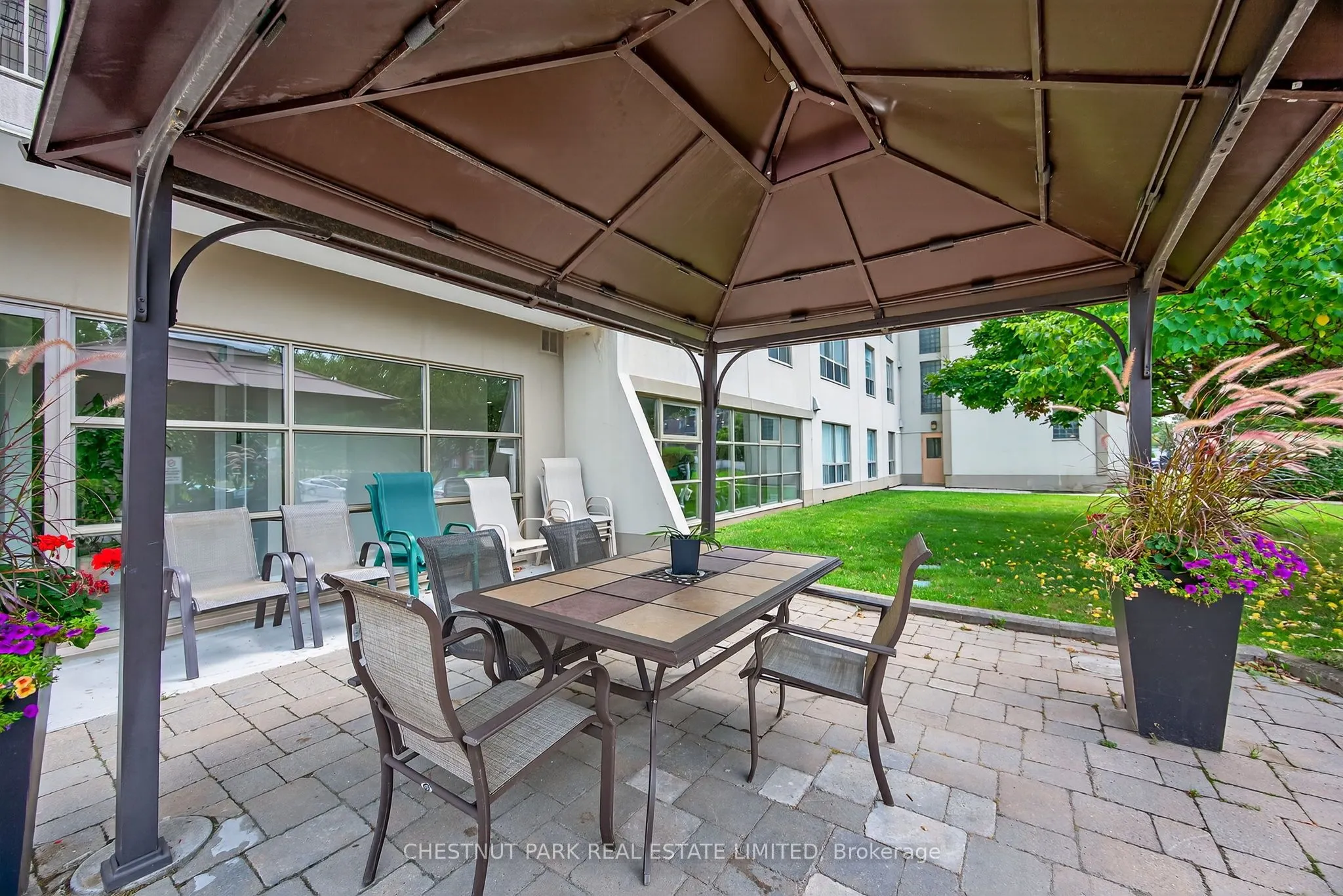 172 Eighth Street, #404
