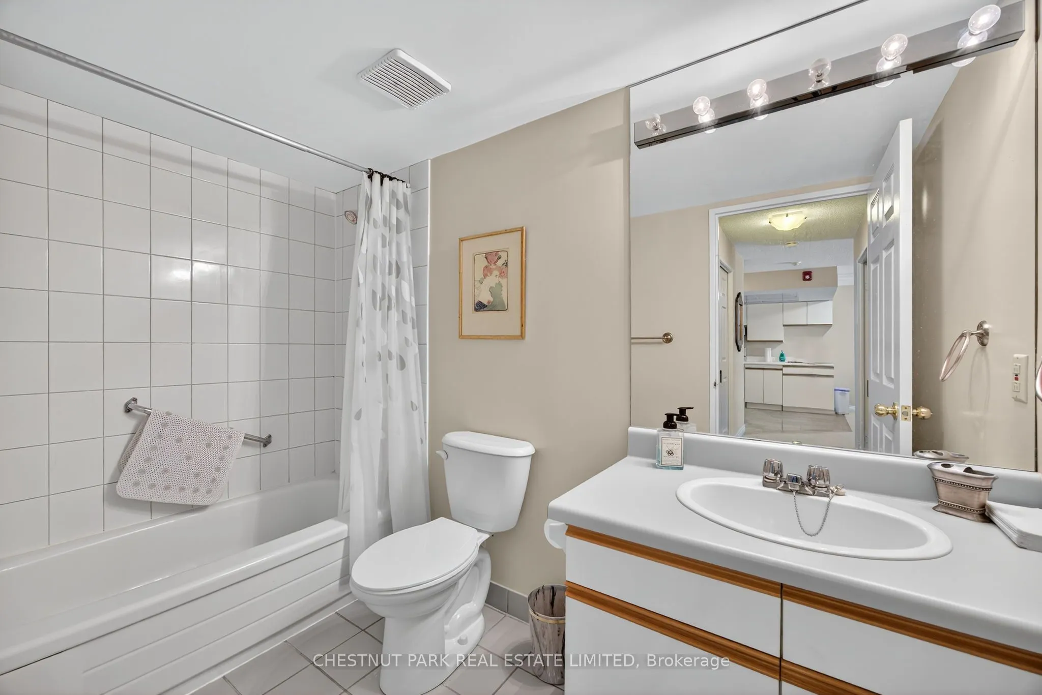 172 Eighth Street, #404