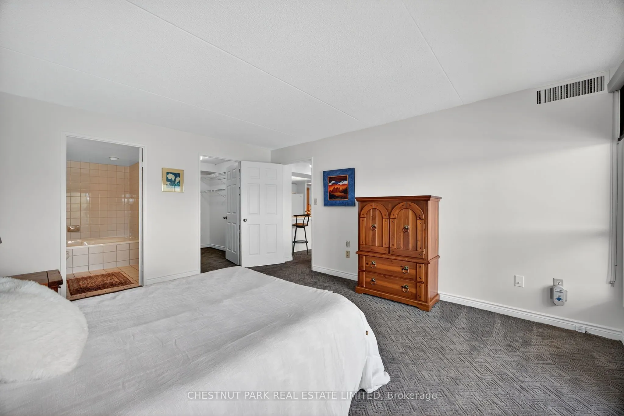172 Eighth Street, #404