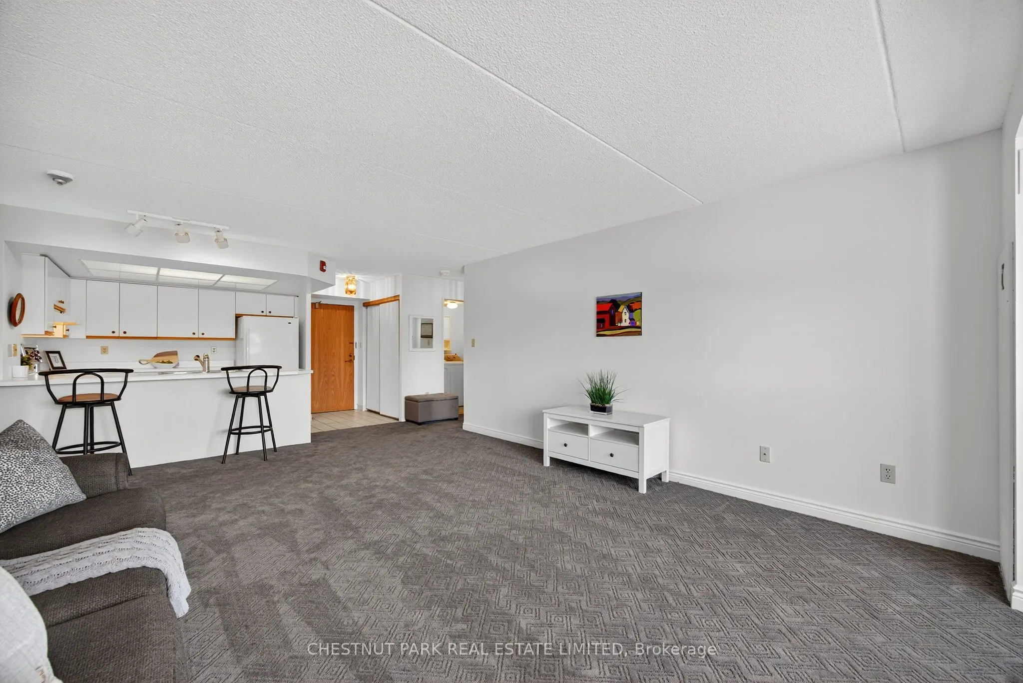172 Eighth Street, #404