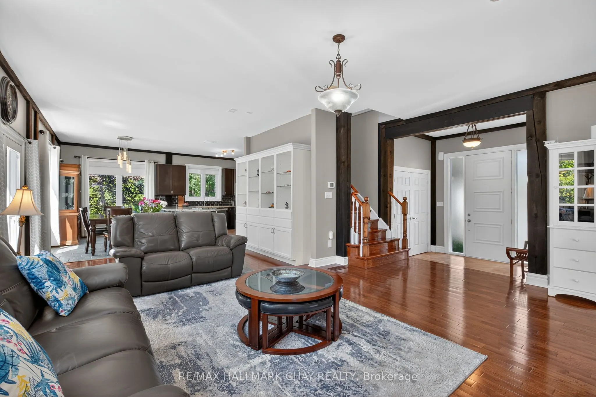 2 Mariposa Crescent