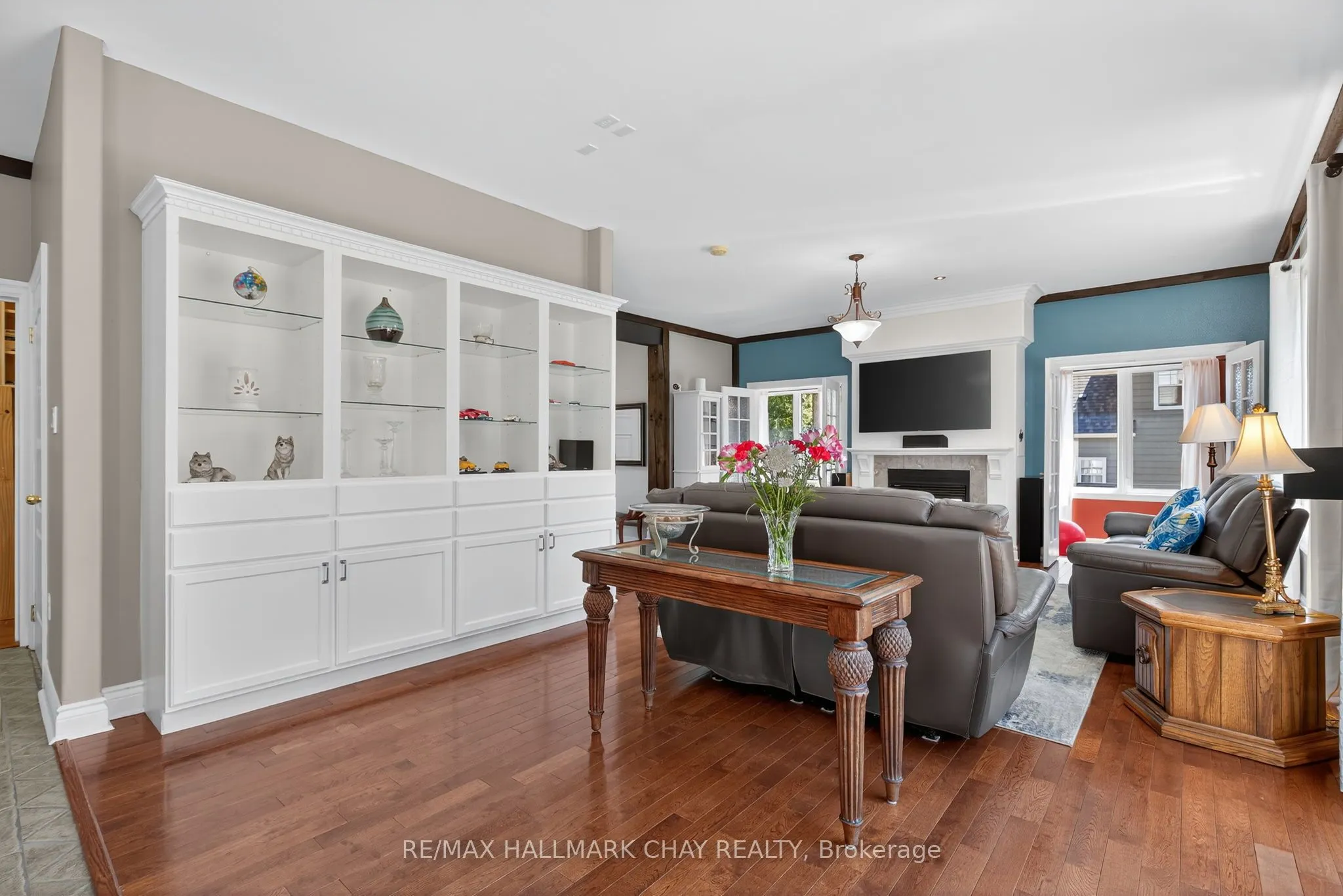 2 Mariposa Crescent