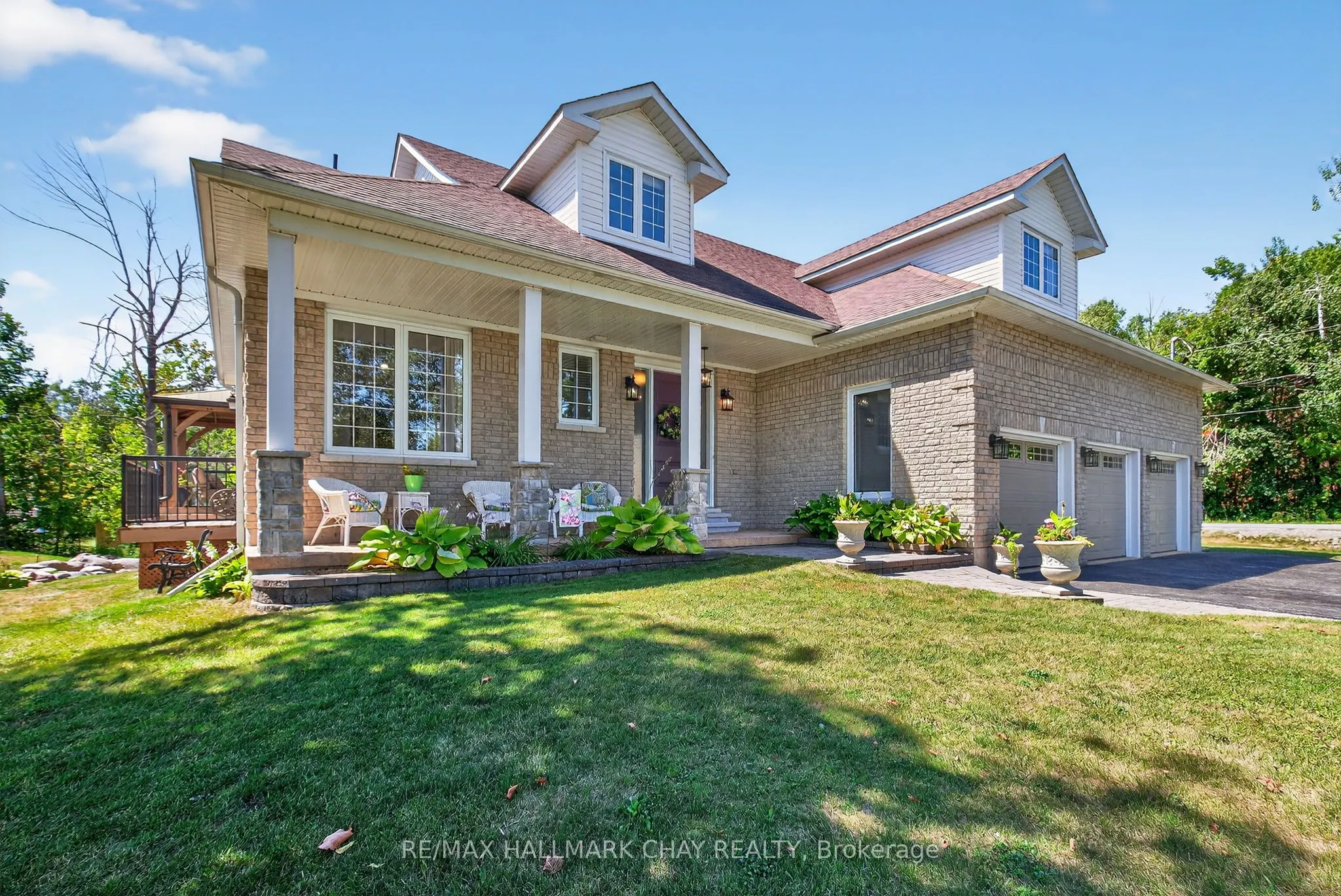 2 Mariposa Crescent