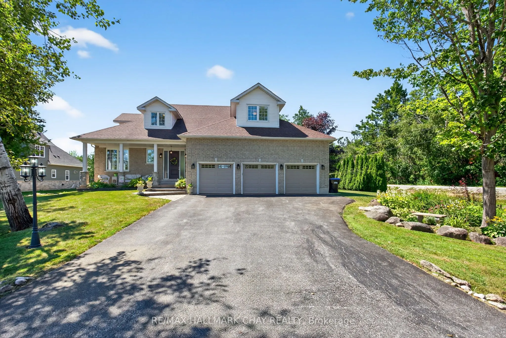 2 Mariposa Crescent