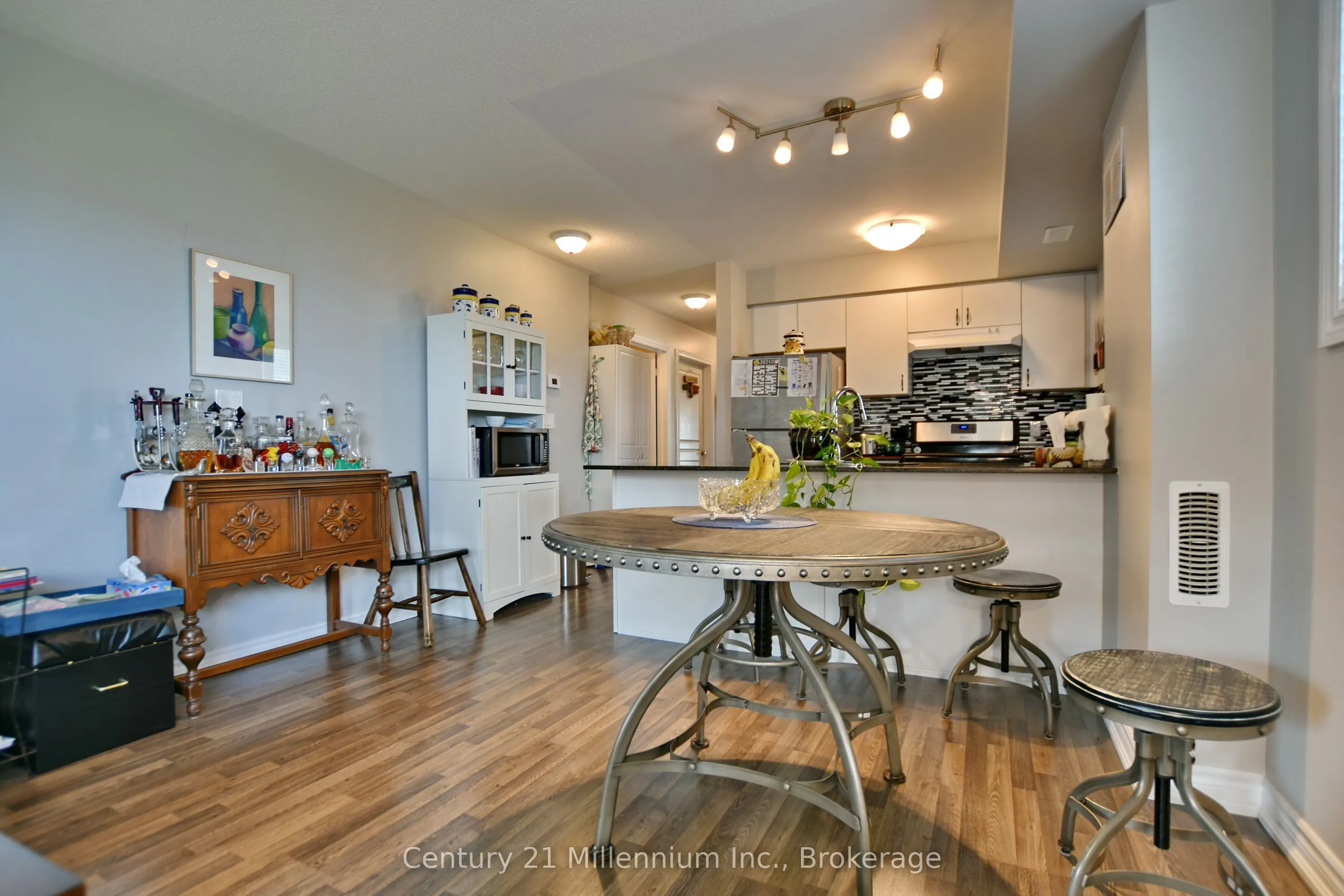5 Anchorage Crescent, #201