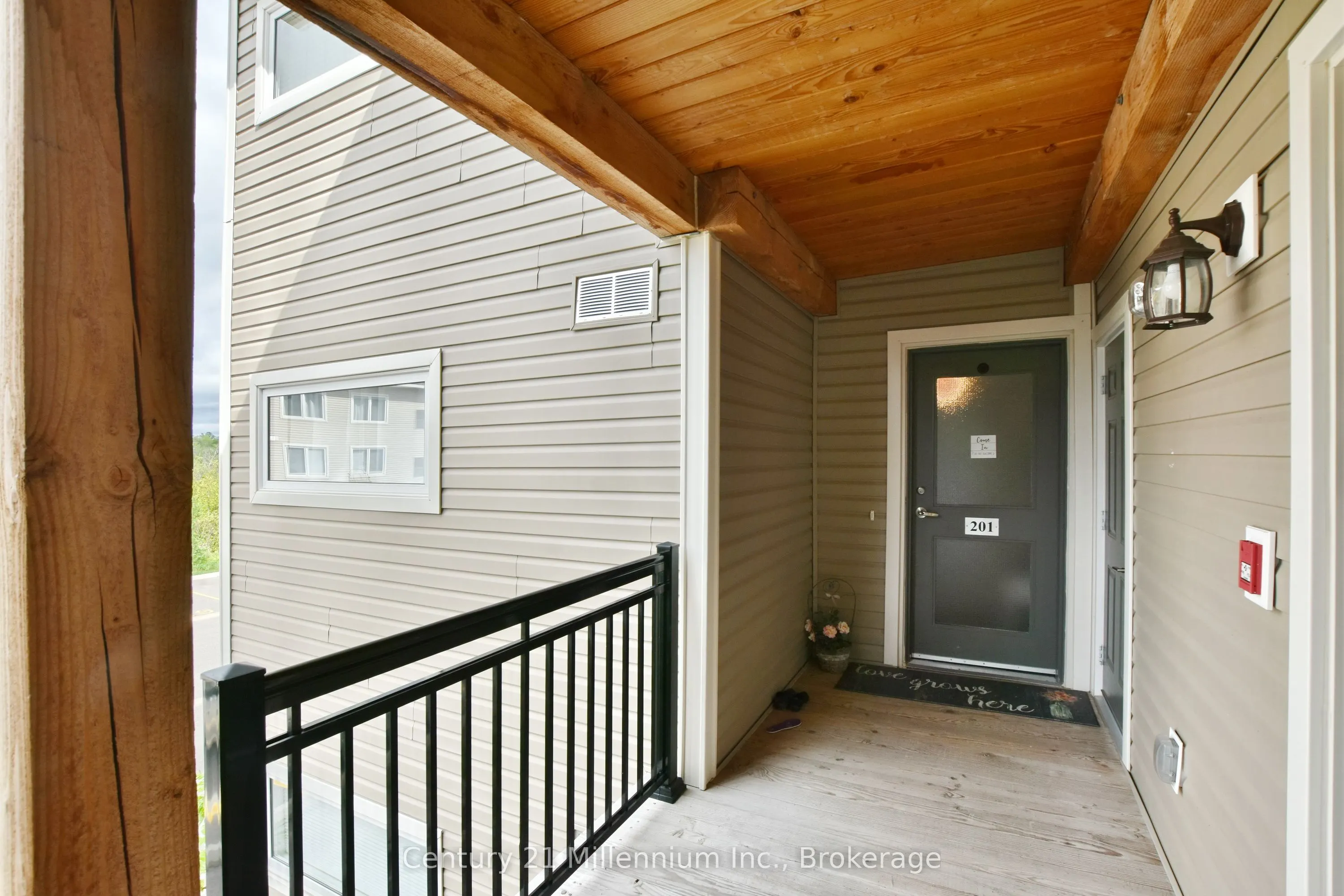 5 Anchorage Crescent, #201