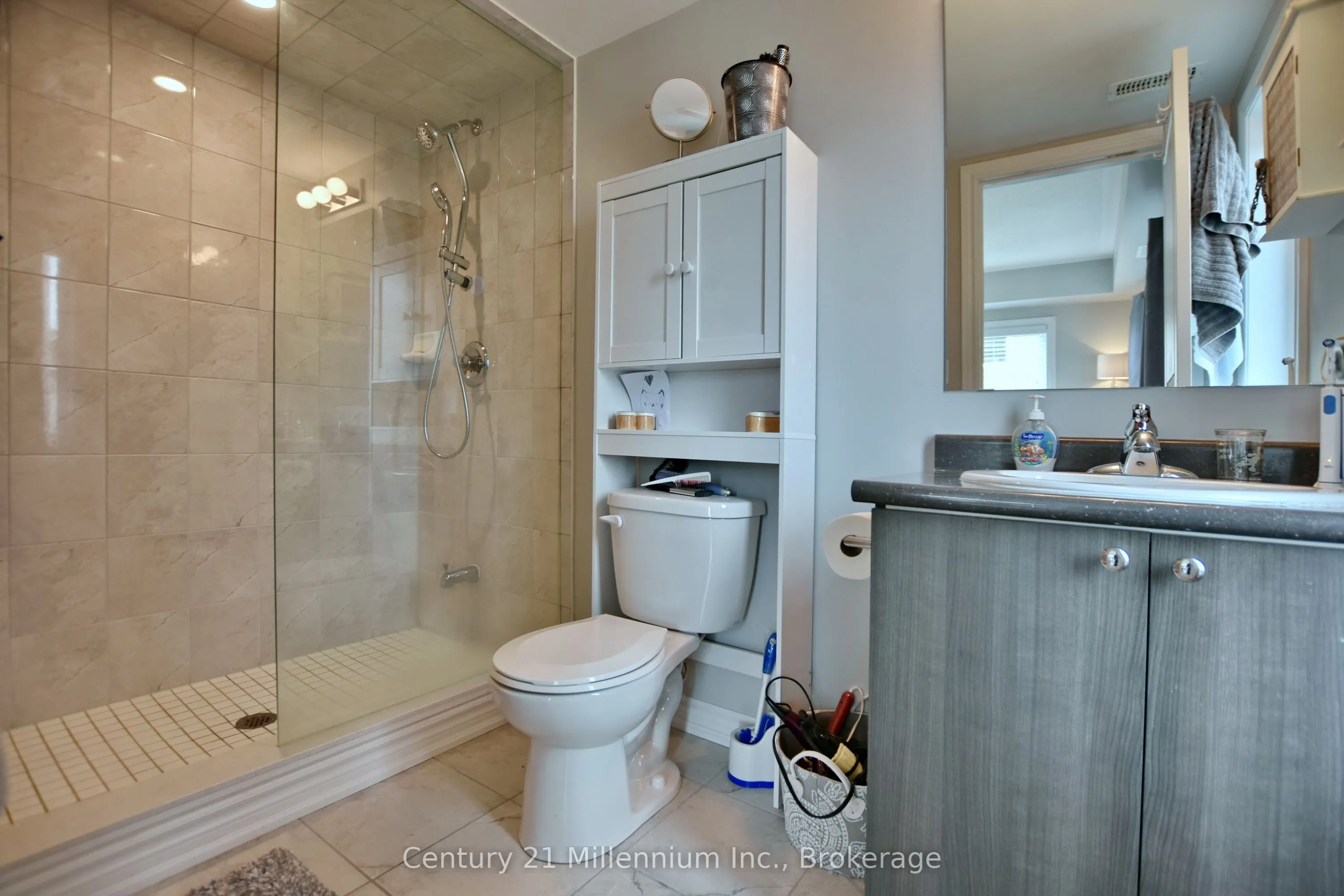 5 Anchorage Crescent, #201