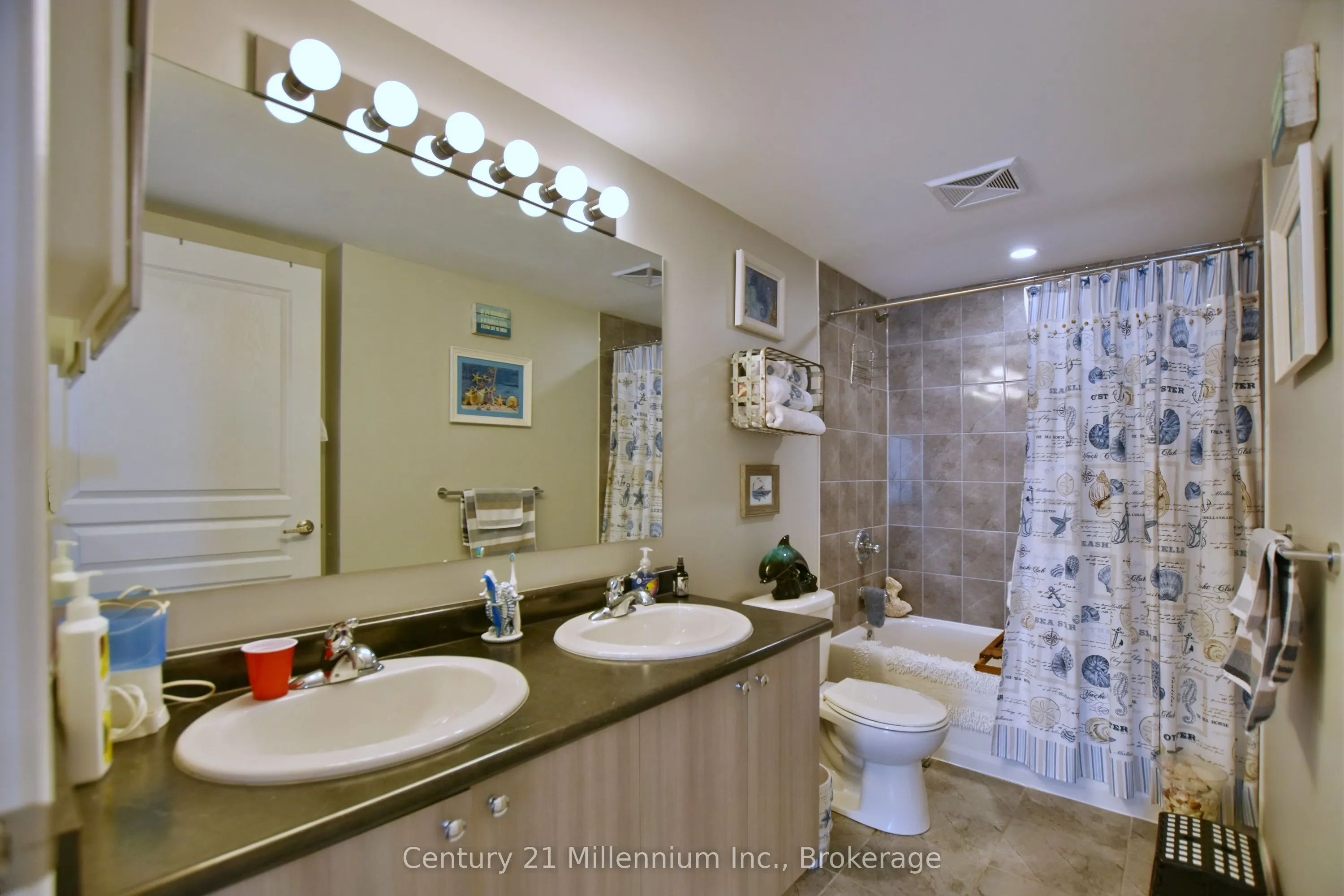 5 Anchorage Crescent, #201