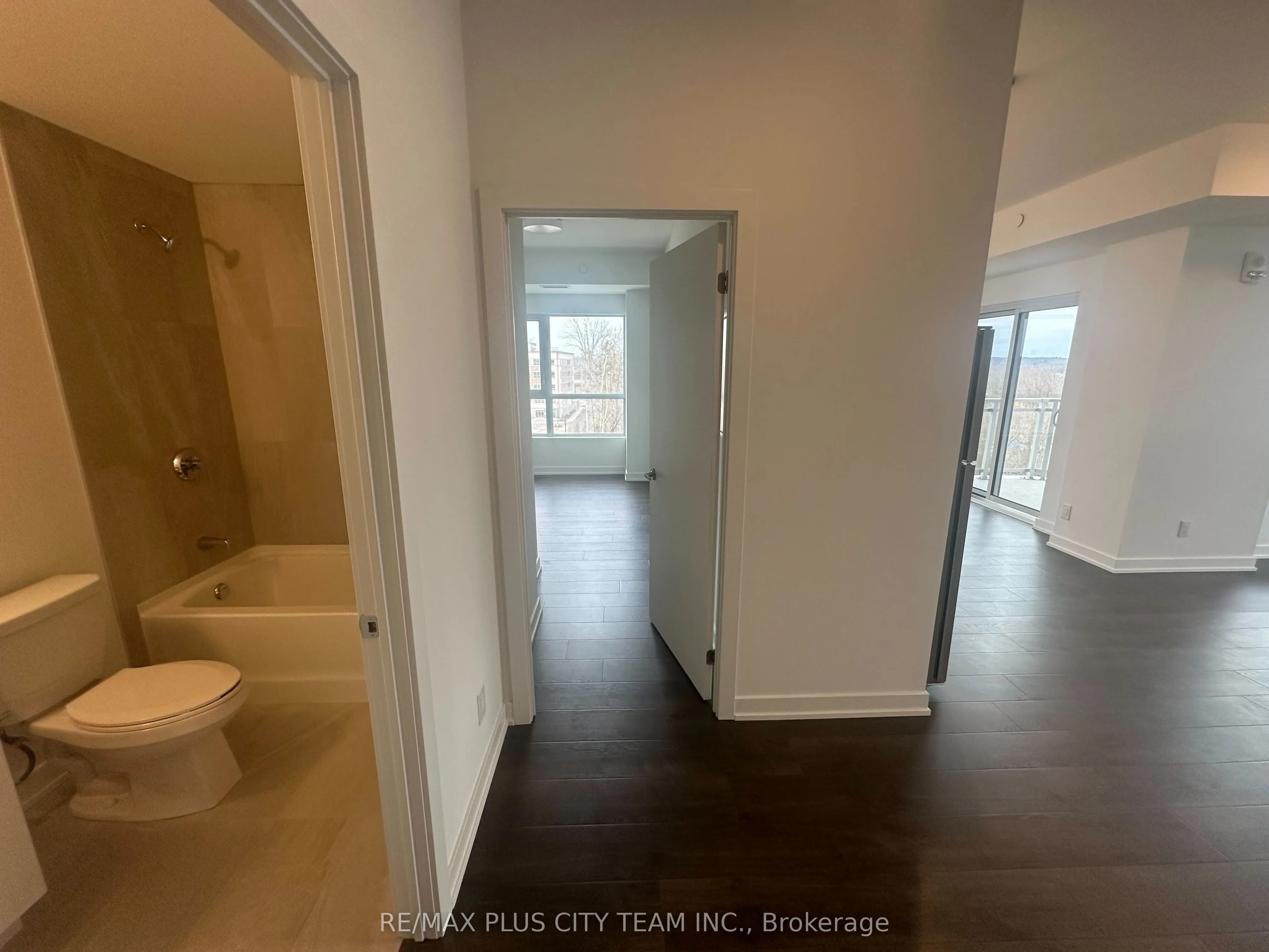 56 Lakeside Terrace, #405