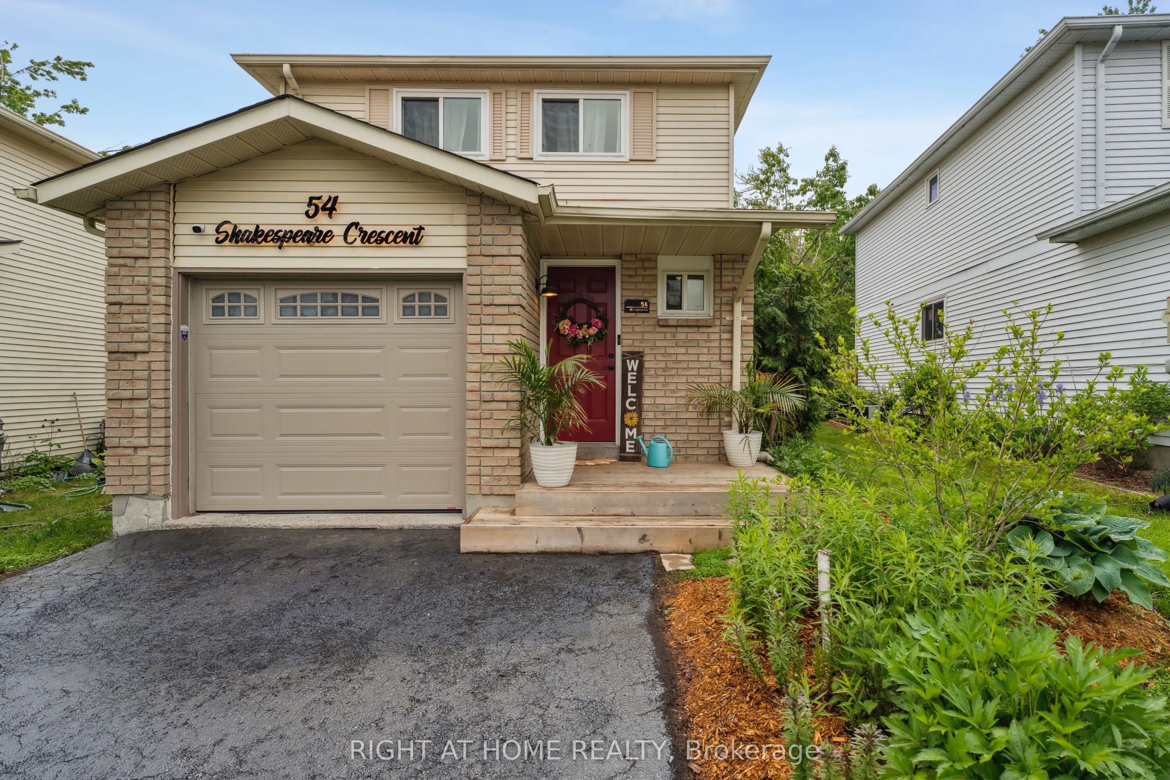 54 Shakespeare Crescent