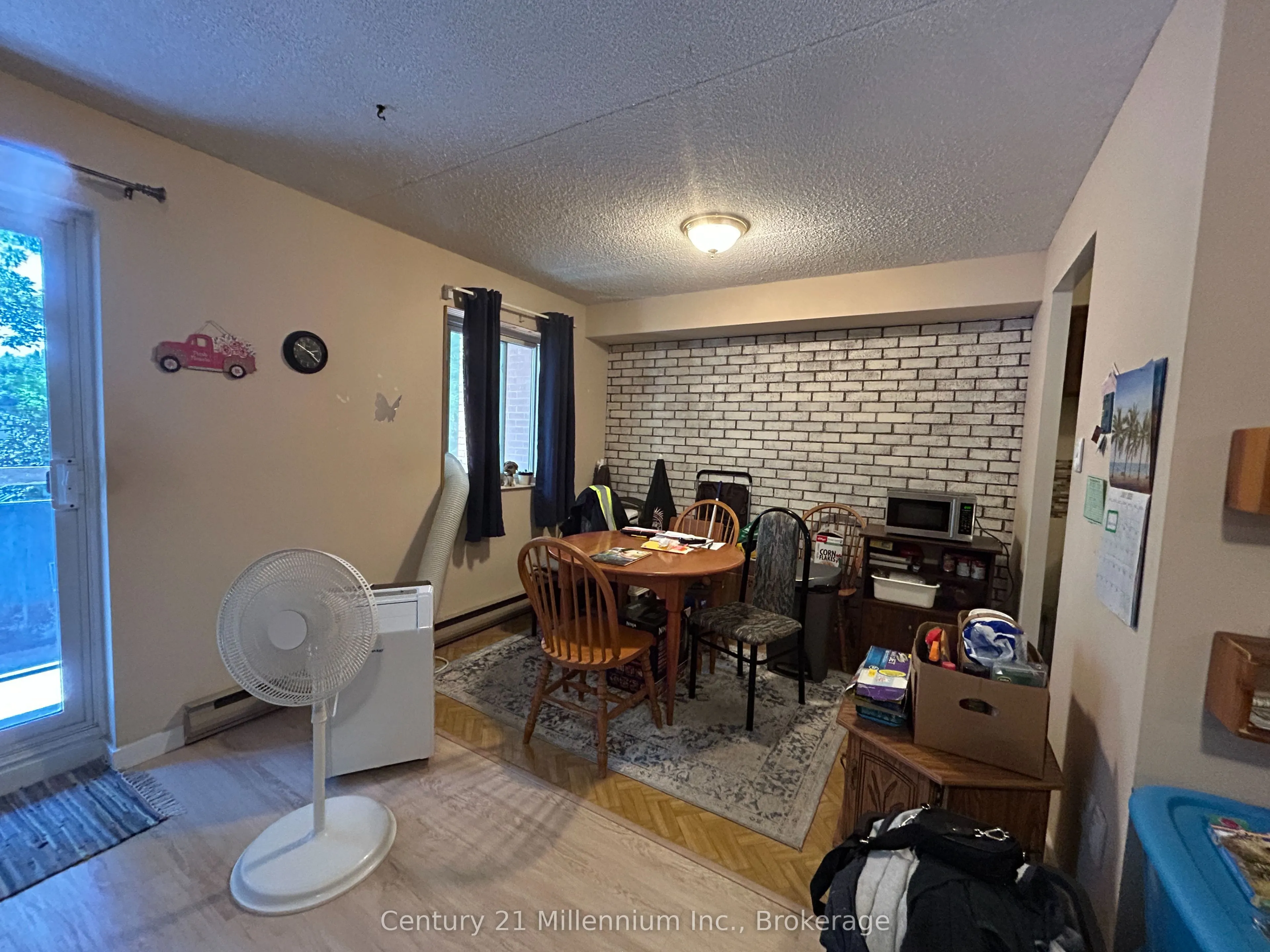 460 Ontario Street, #202