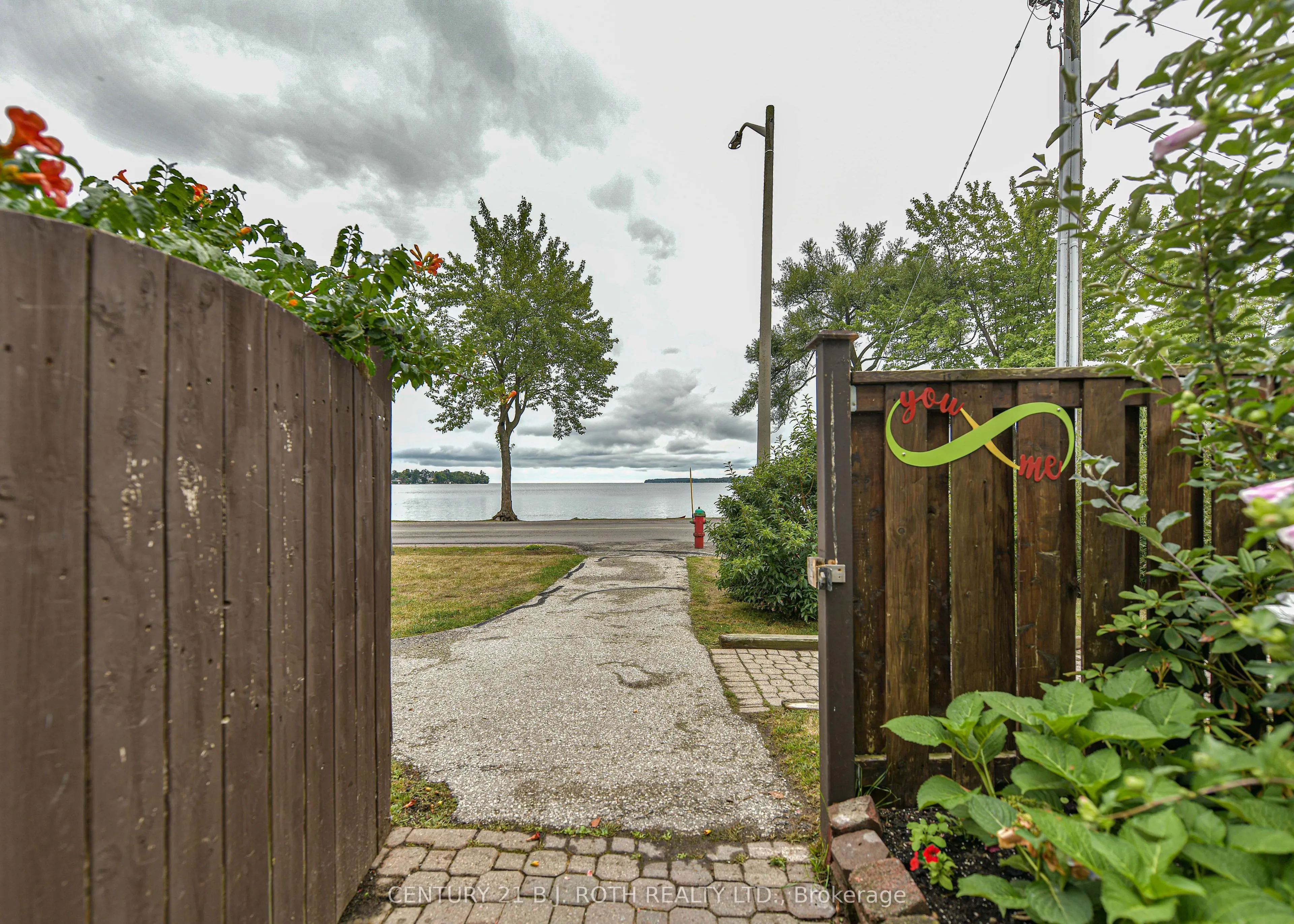 40 VICTORIA Crescent, #15