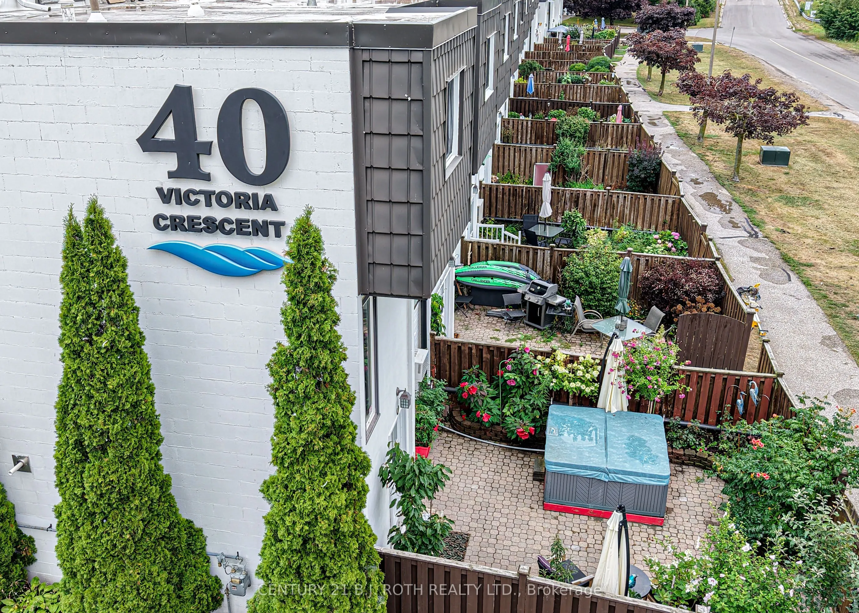 40 VICTORIA Crescent, #15