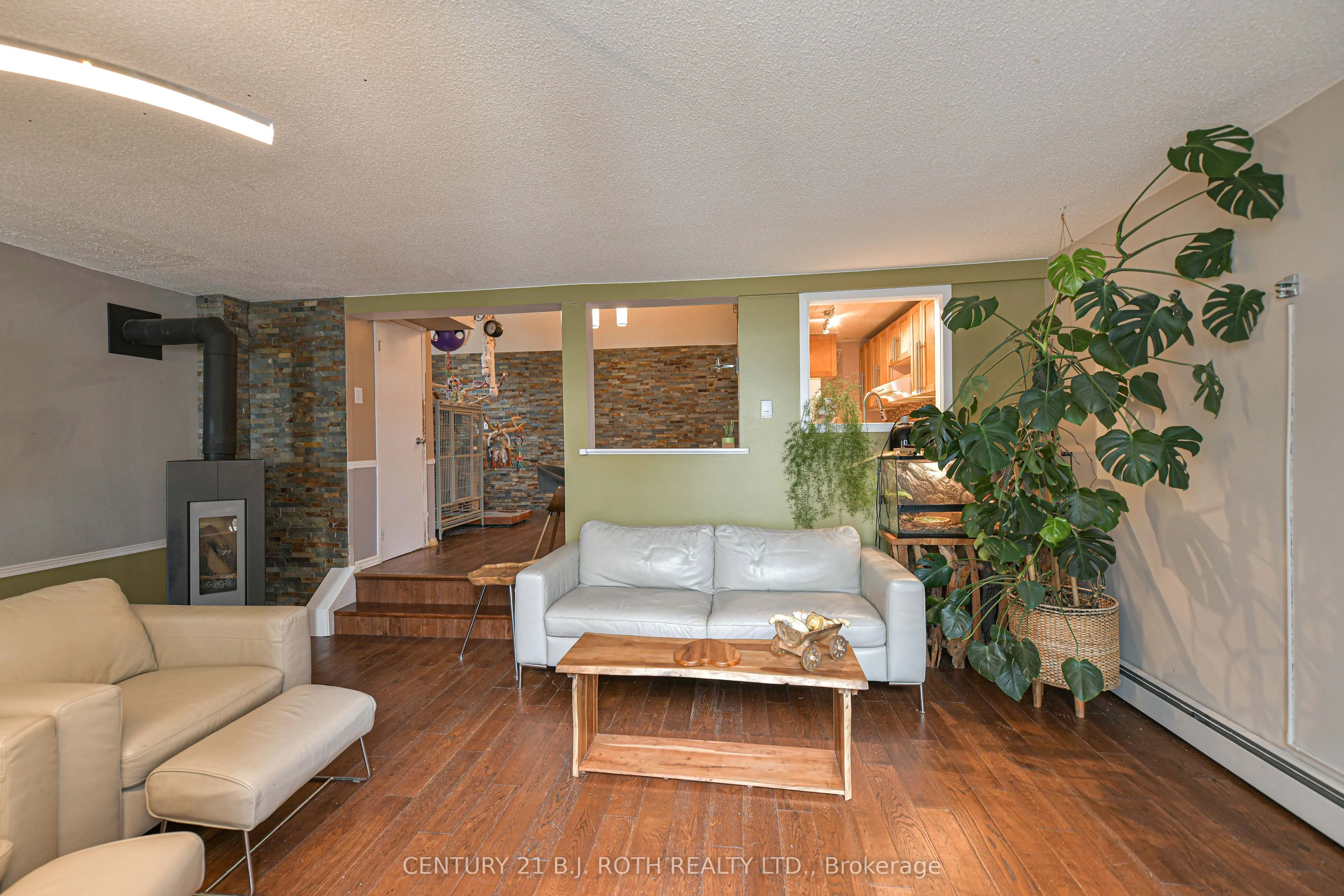 40 VICTORIA Crescent, #15