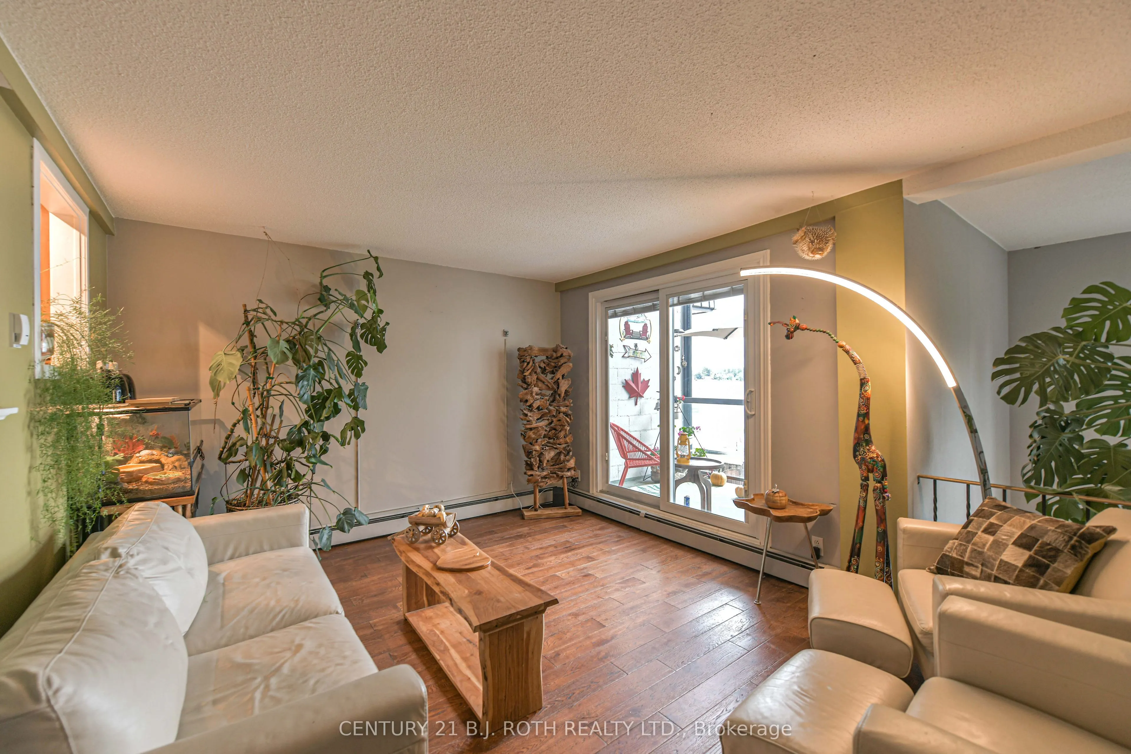 40 VICTORIA Crescent, #15