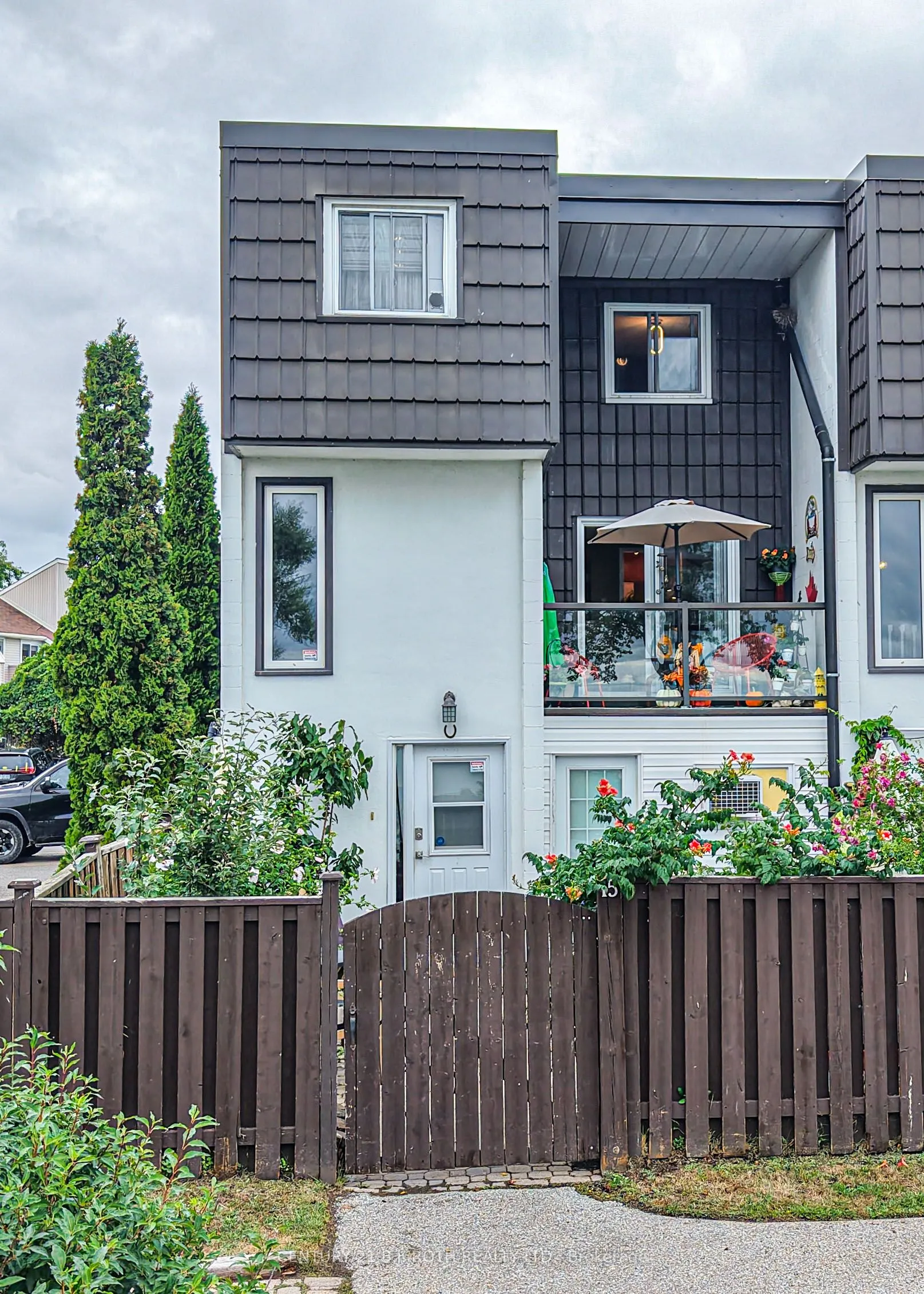 40 VICTORIA Crescent, #15