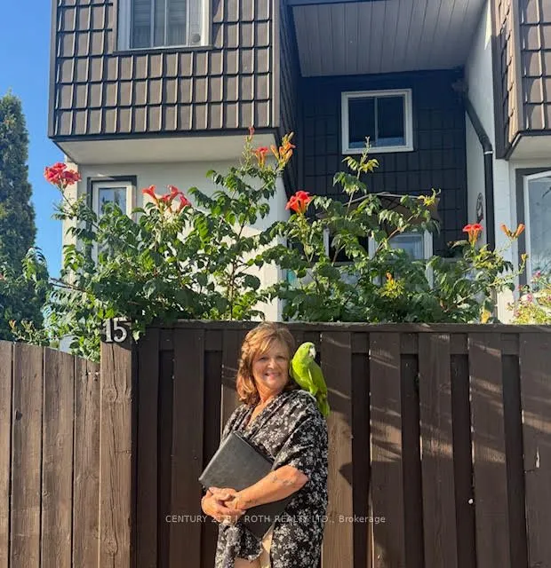 40 VICTORIA Crescent, #15