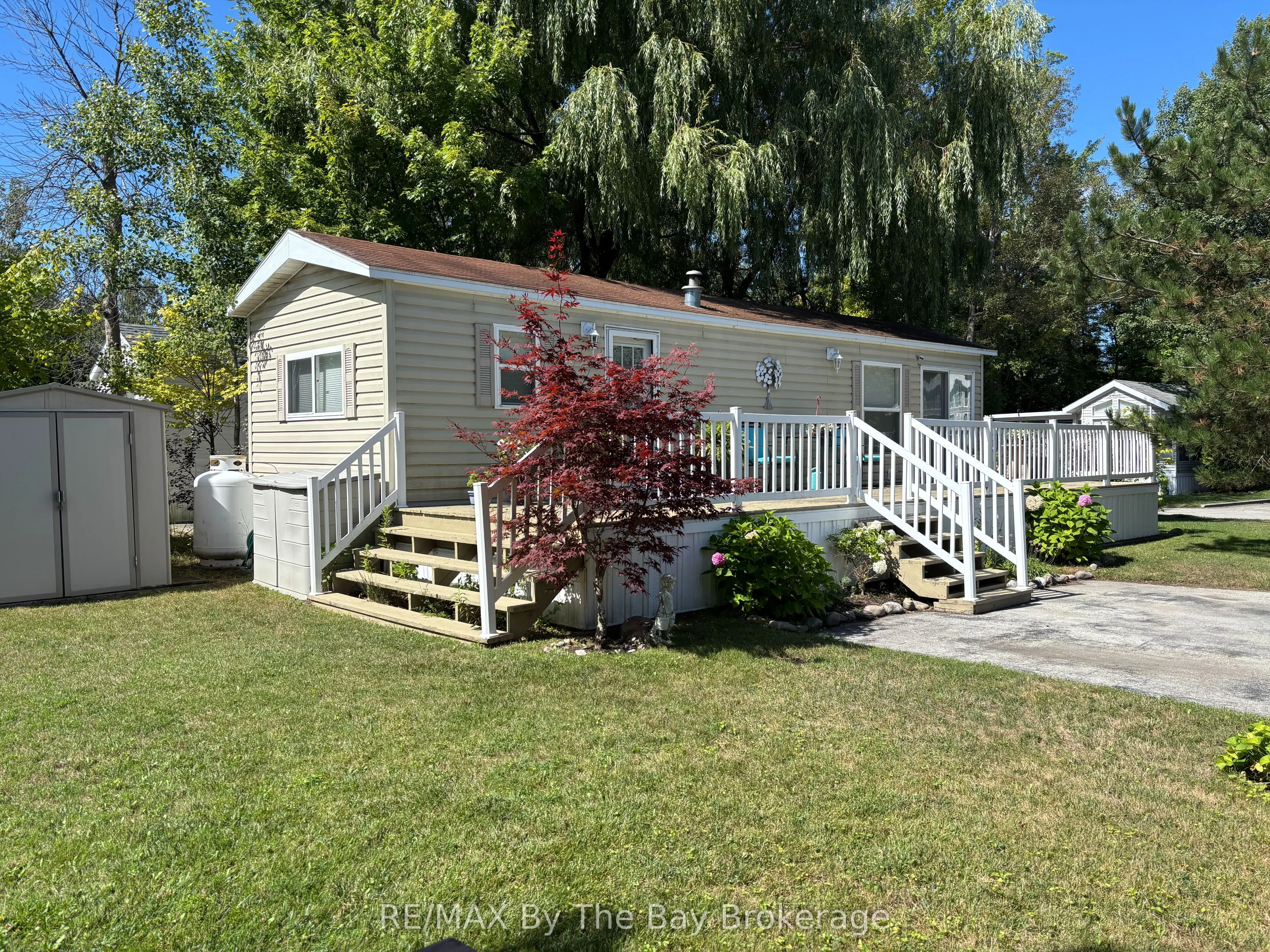 15 Huron Circle