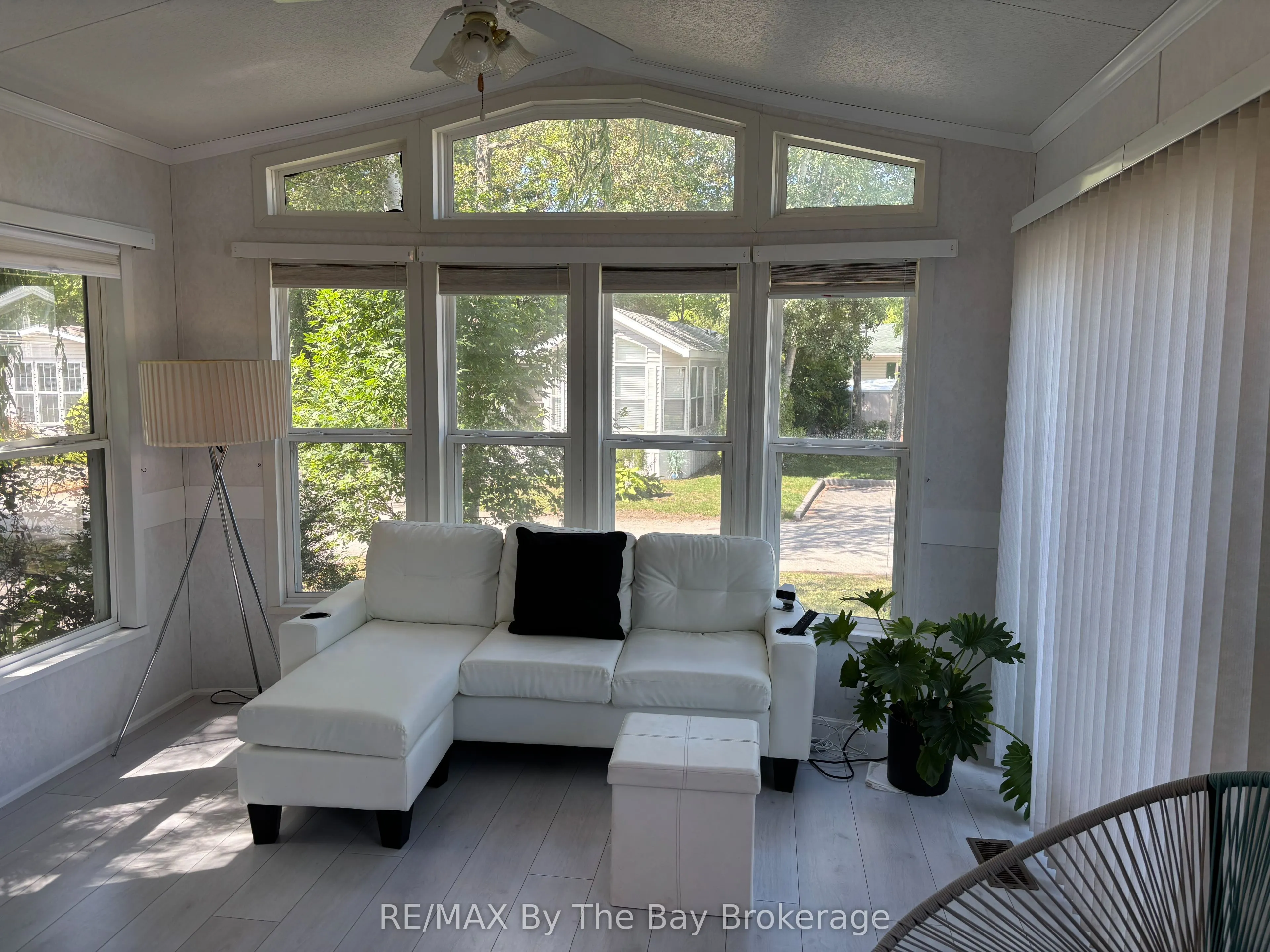 15 Huron Circle